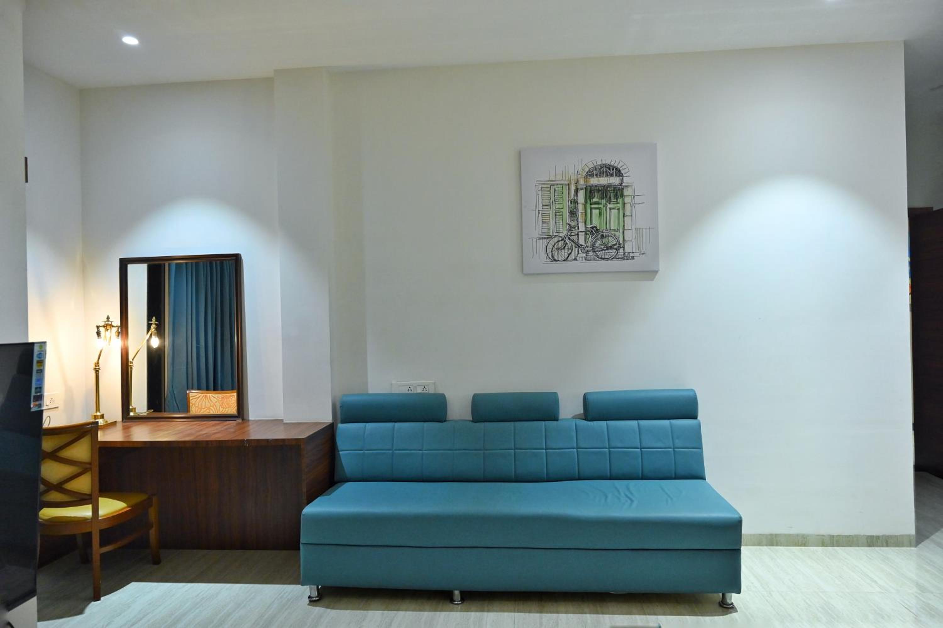 Deluxe Triple Room - Photo 8