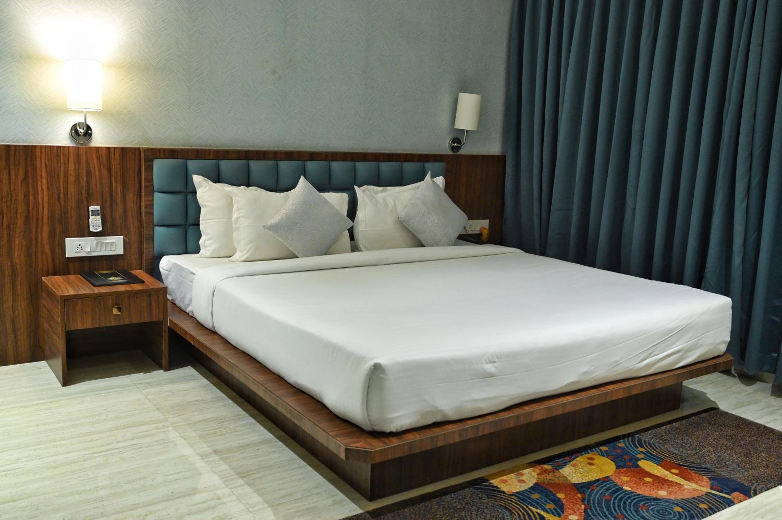Deluxe Triple Room - Photo 11