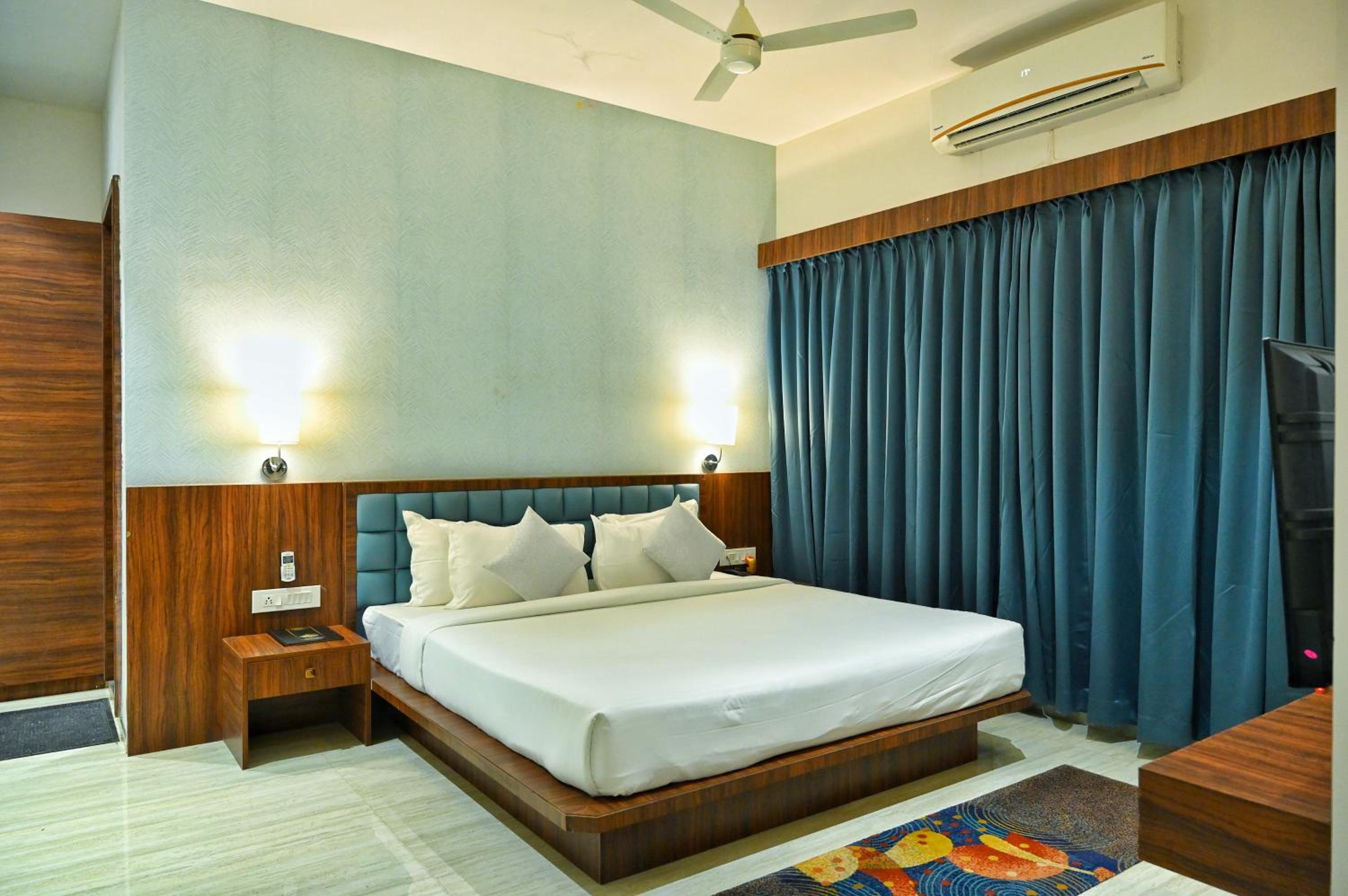 Deluxe Triple Room - Photo 12