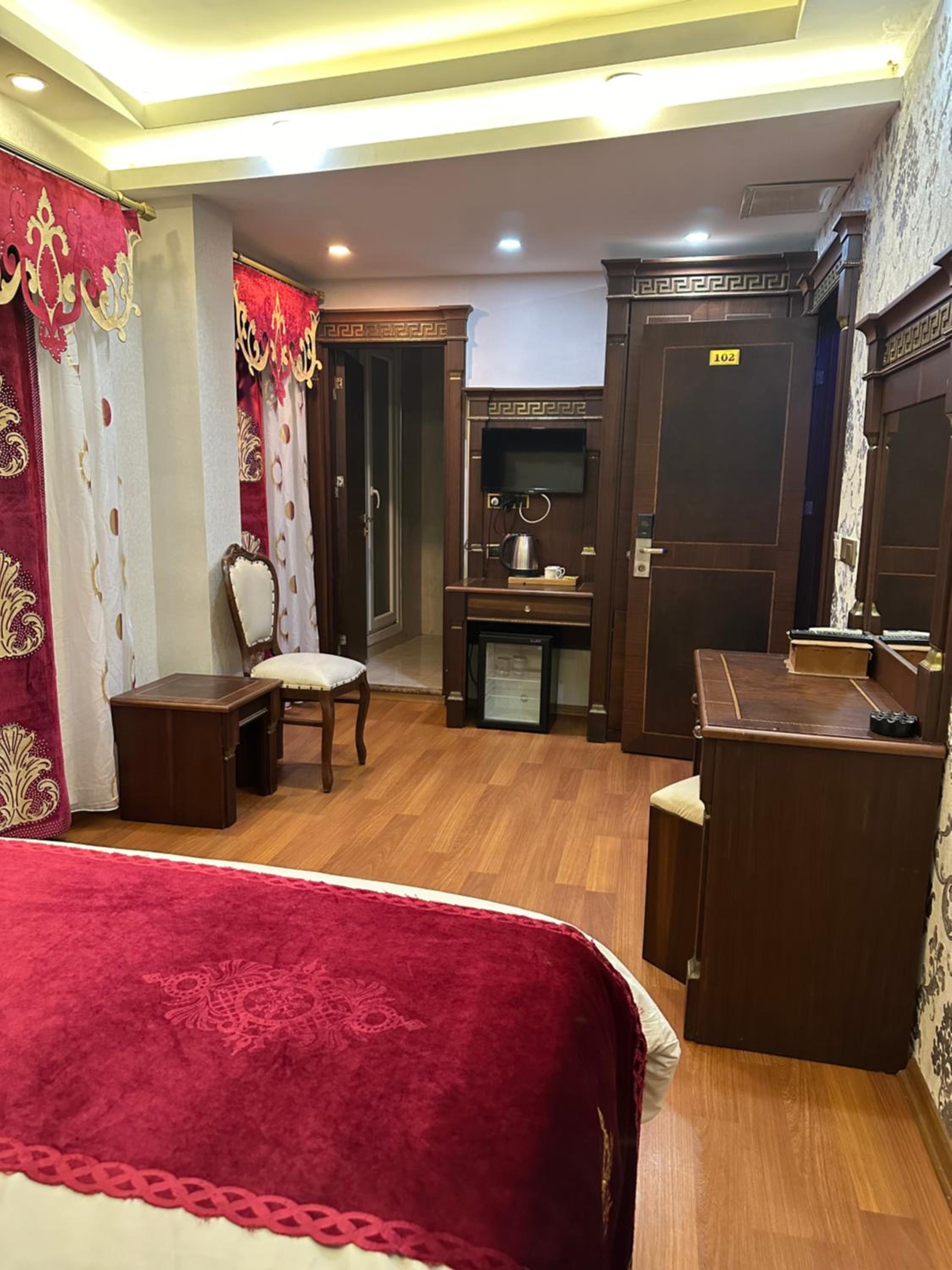 Deluxe Double or Twin Room photo 3