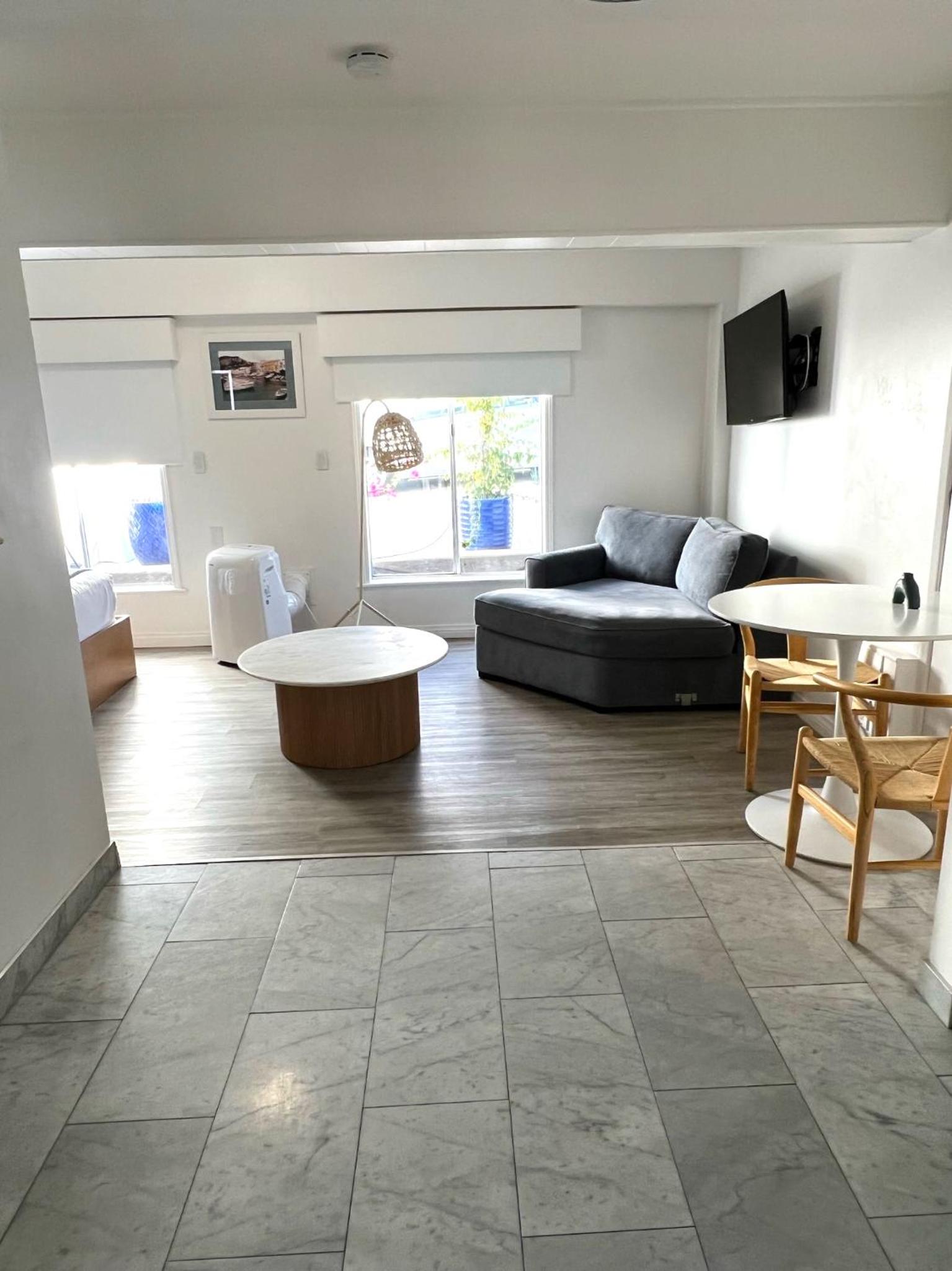 Queen Room - Disability Access - Photo 6
