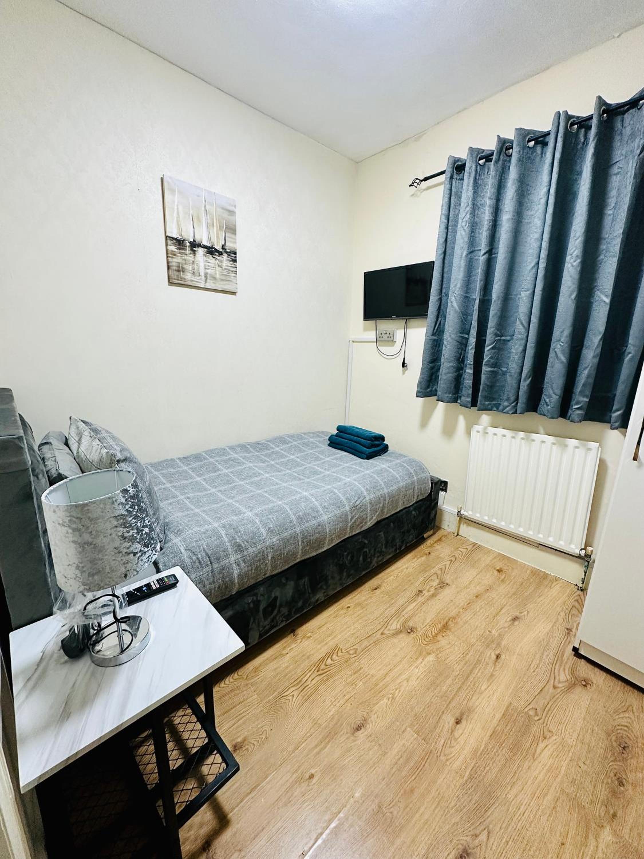 Single Room photo 2