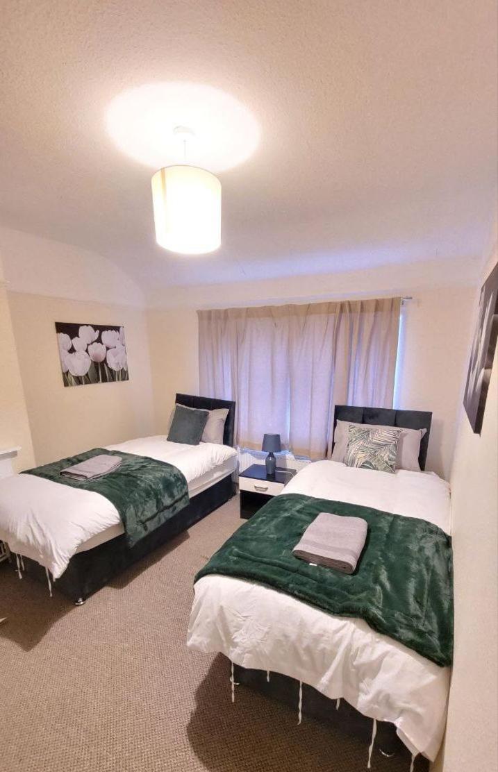 Three-Bedroom House photo 2
