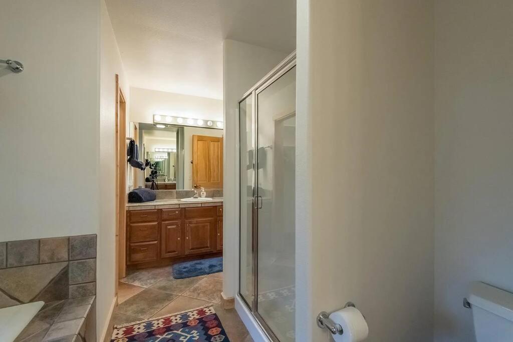 Four-Bedroom House photo 3