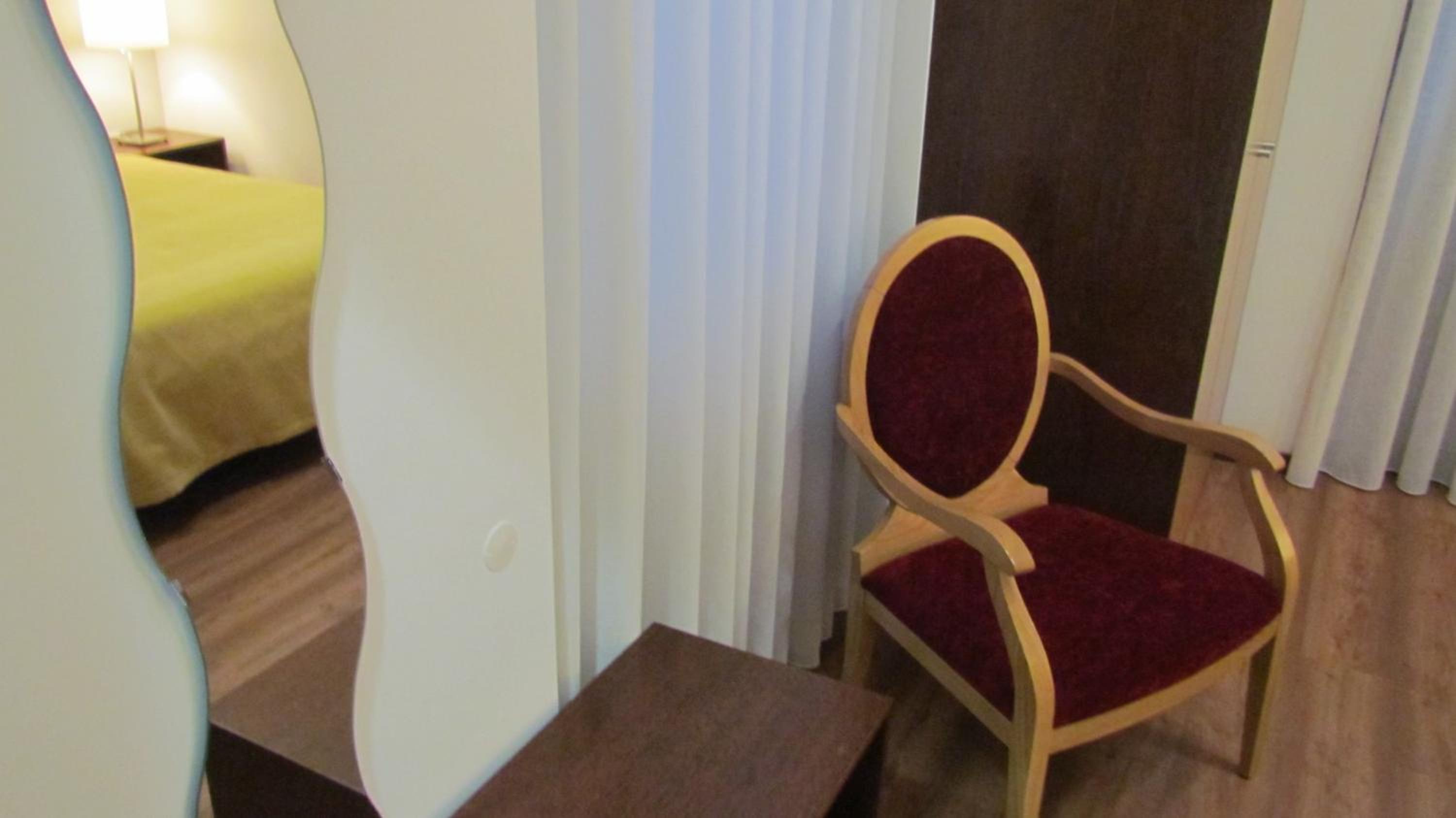 Standard Suite - Photo 3