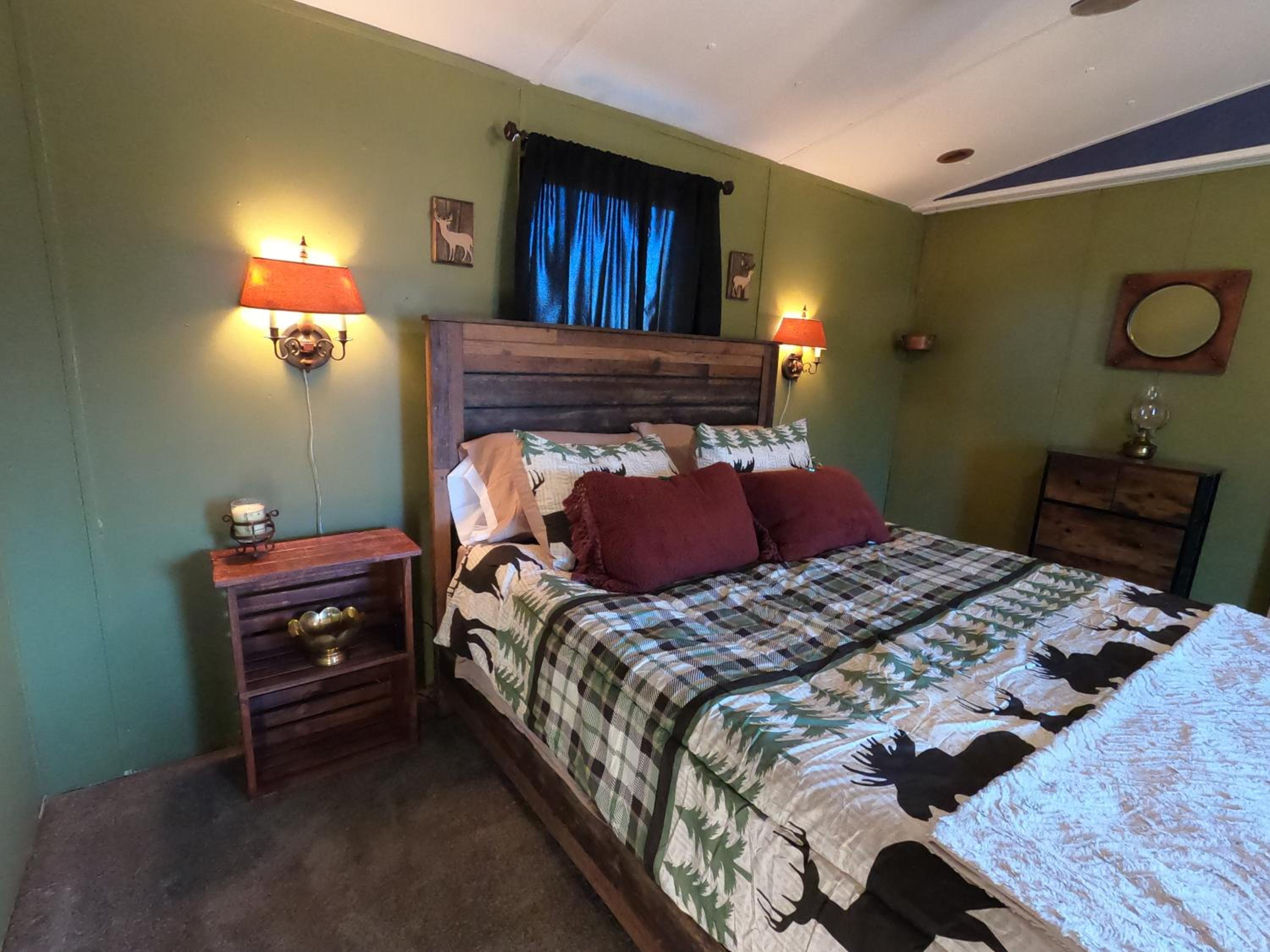 One-Bedroom House photo 1