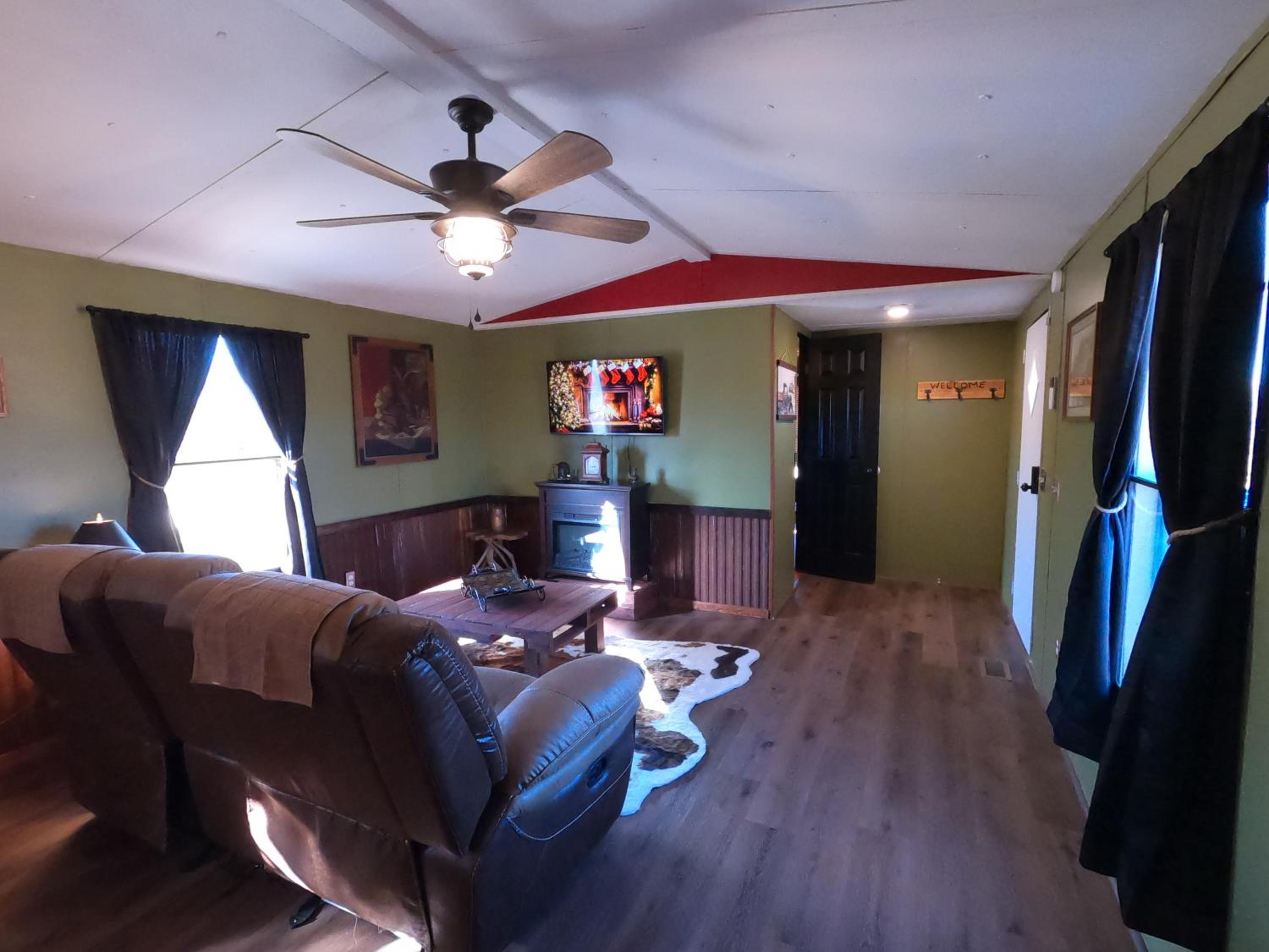 One-Bedroom House photo 2