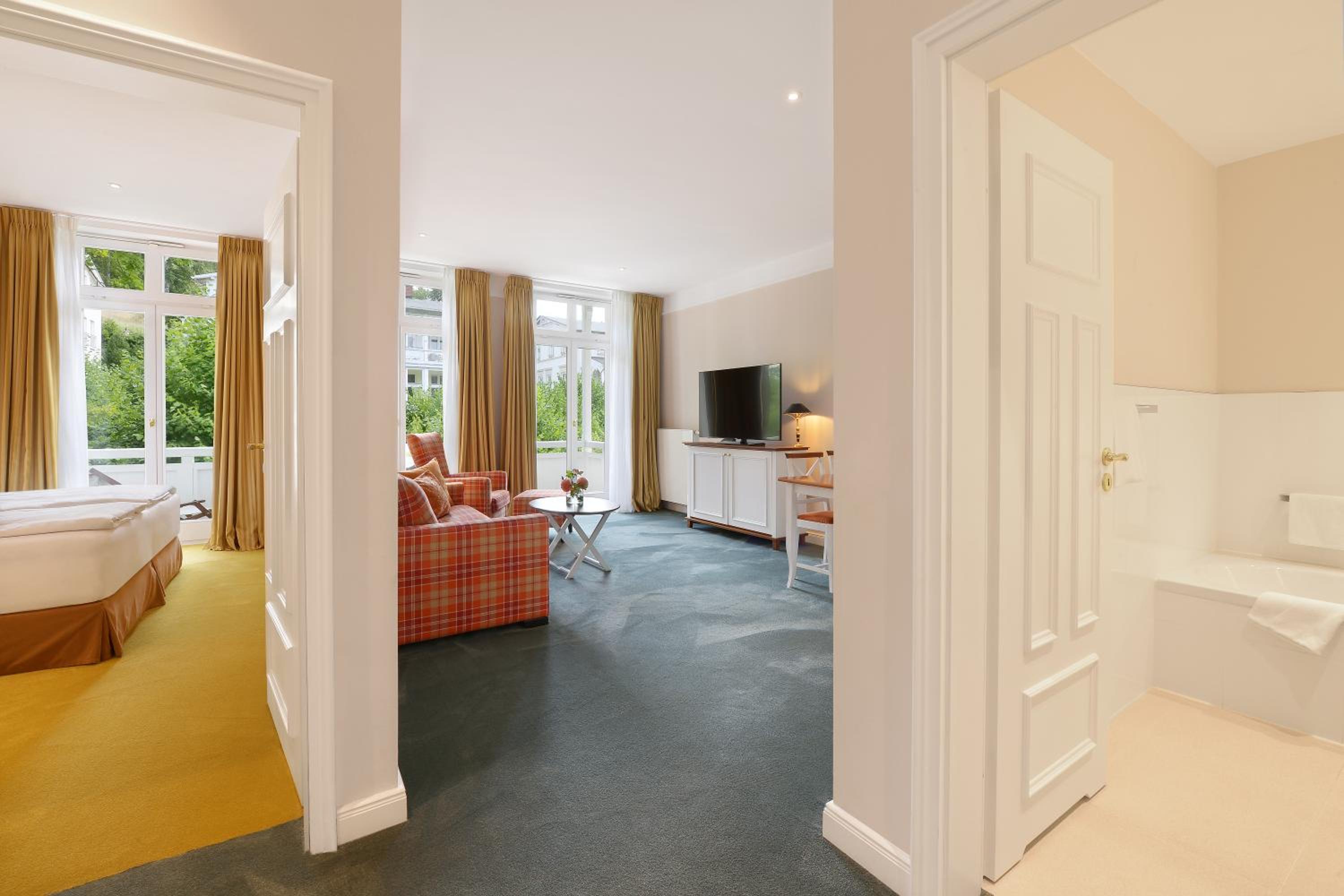 Suite with Balcony photo 1