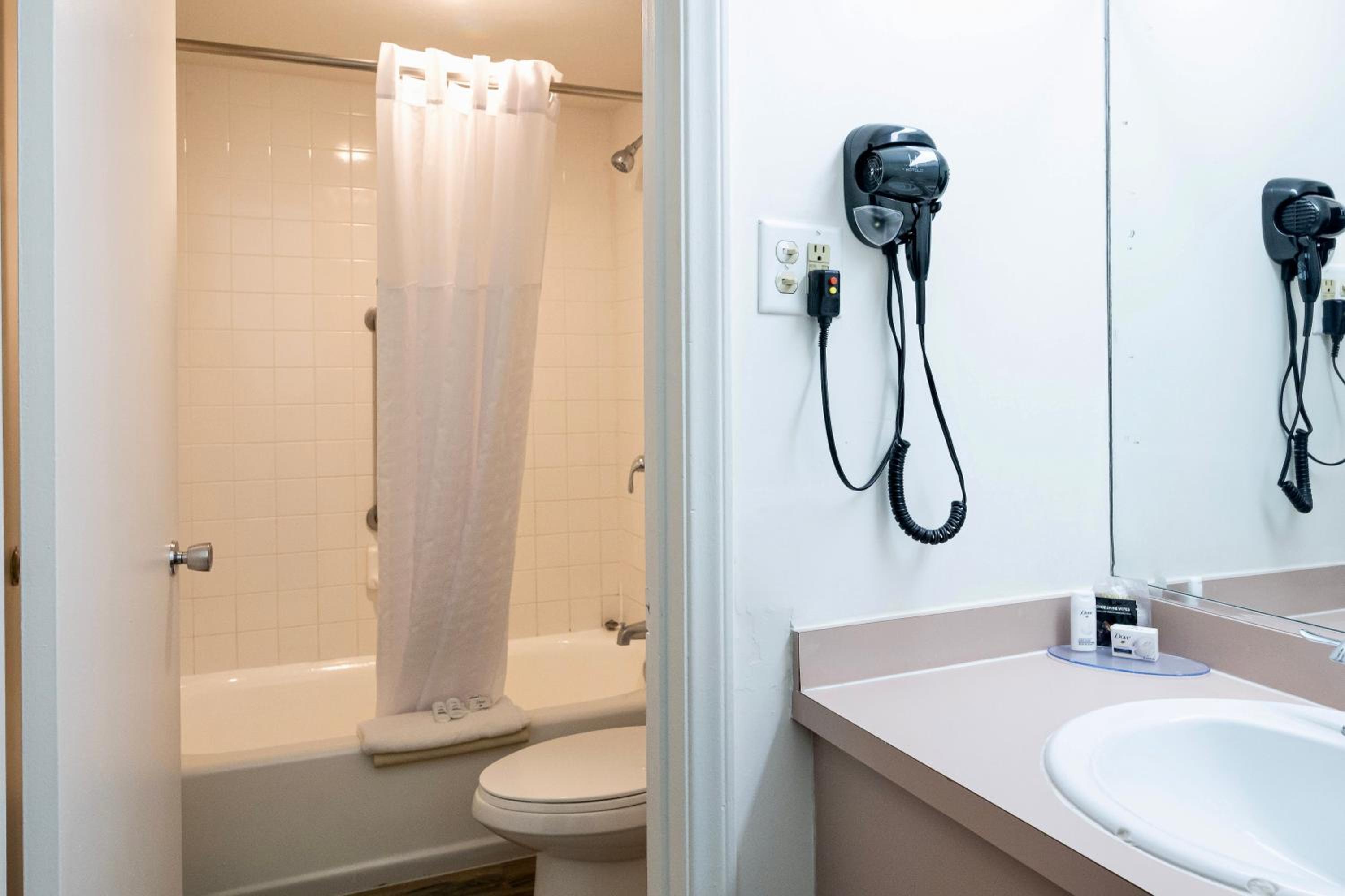 King Room - Mobility Access/Non-Smoking - Photo 5