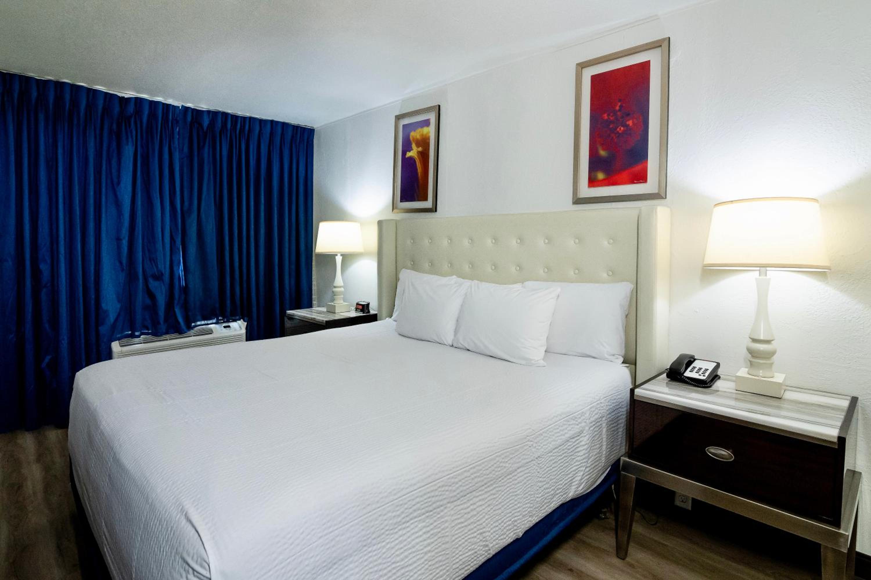 King Room - Mobility Access/Non-Smoking - Photo 4