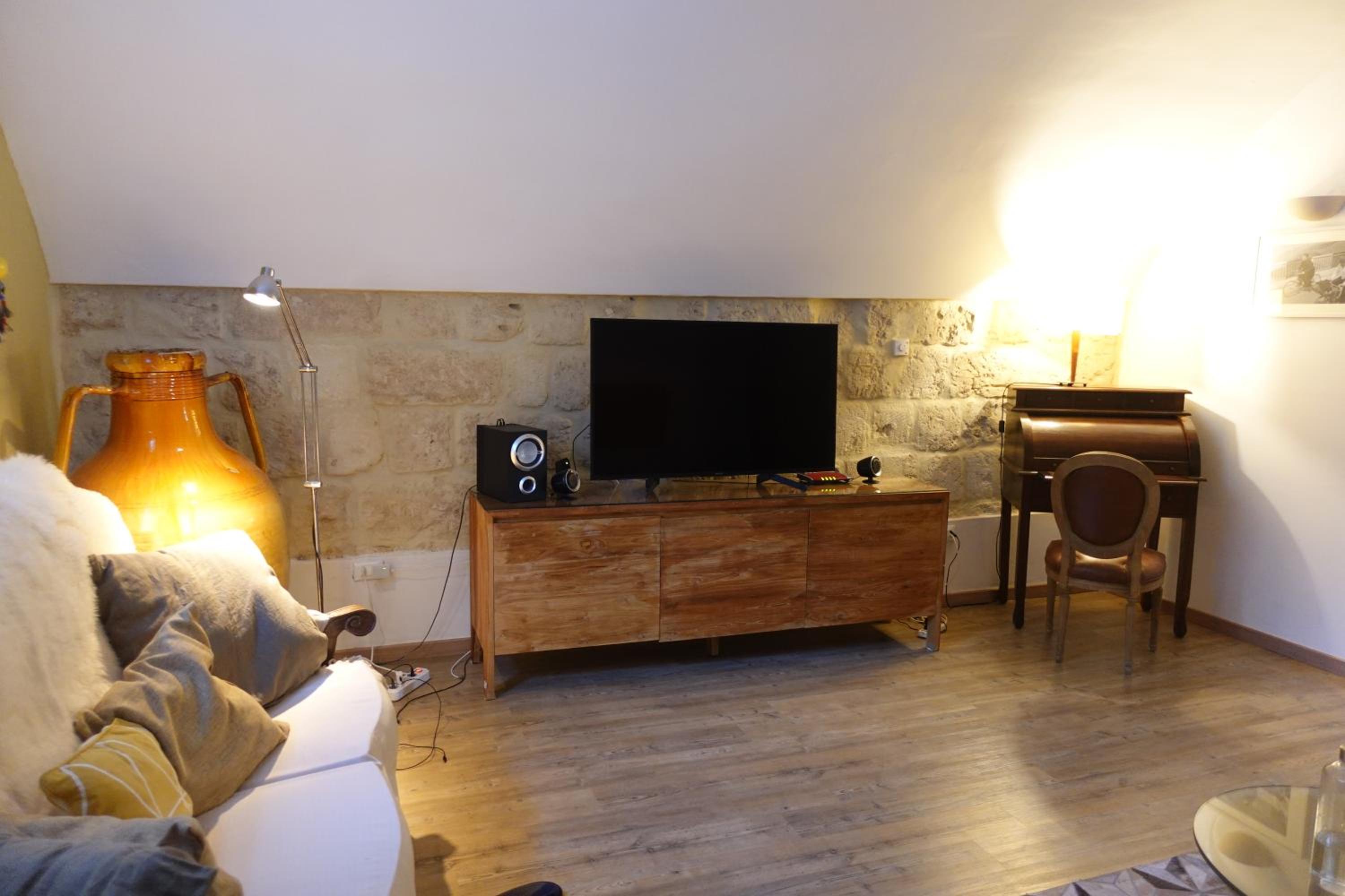 Luxury One-Bedroom Apartment