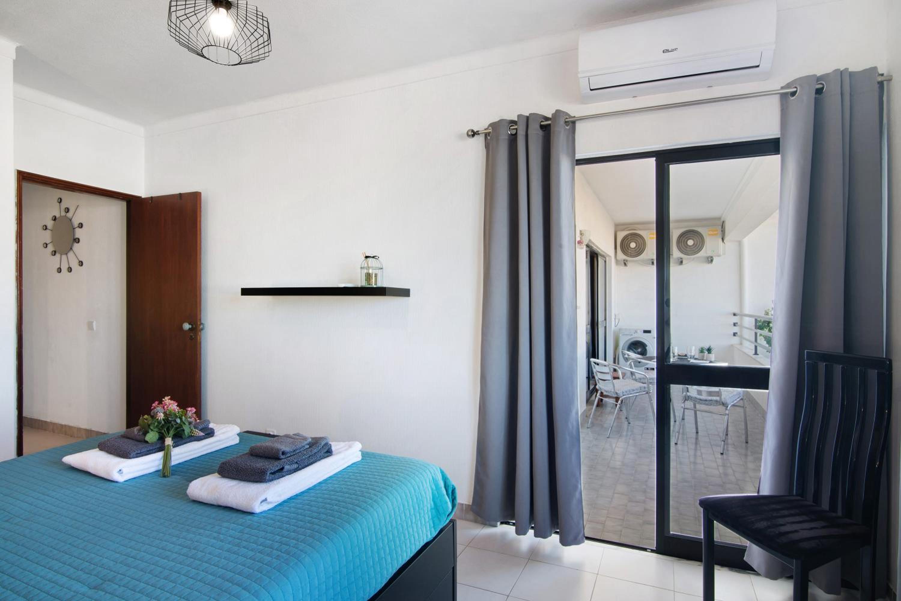 Superior One-Bedroom Apartment with Balcony - Photo 3