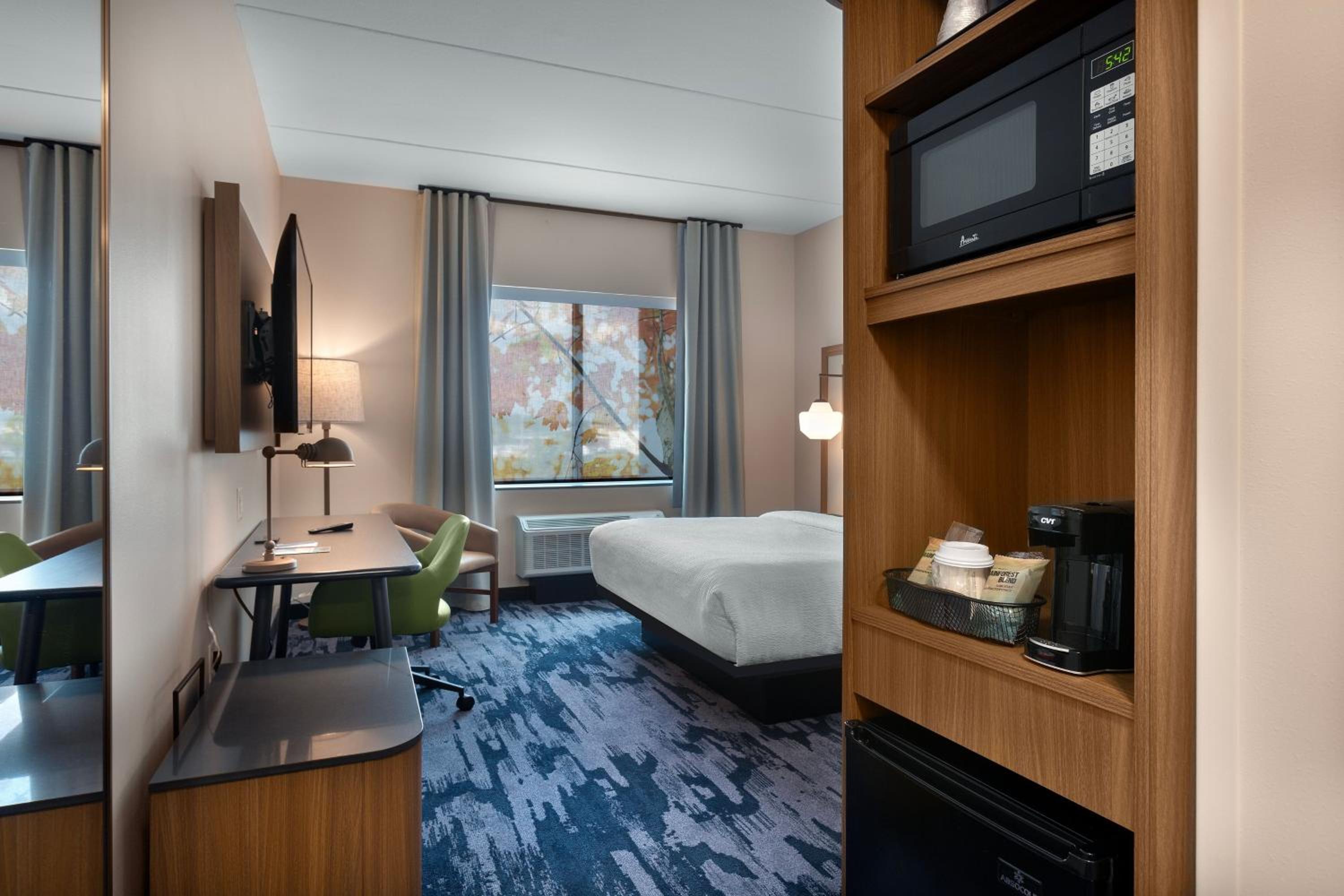 Standard King Room - Photo 4