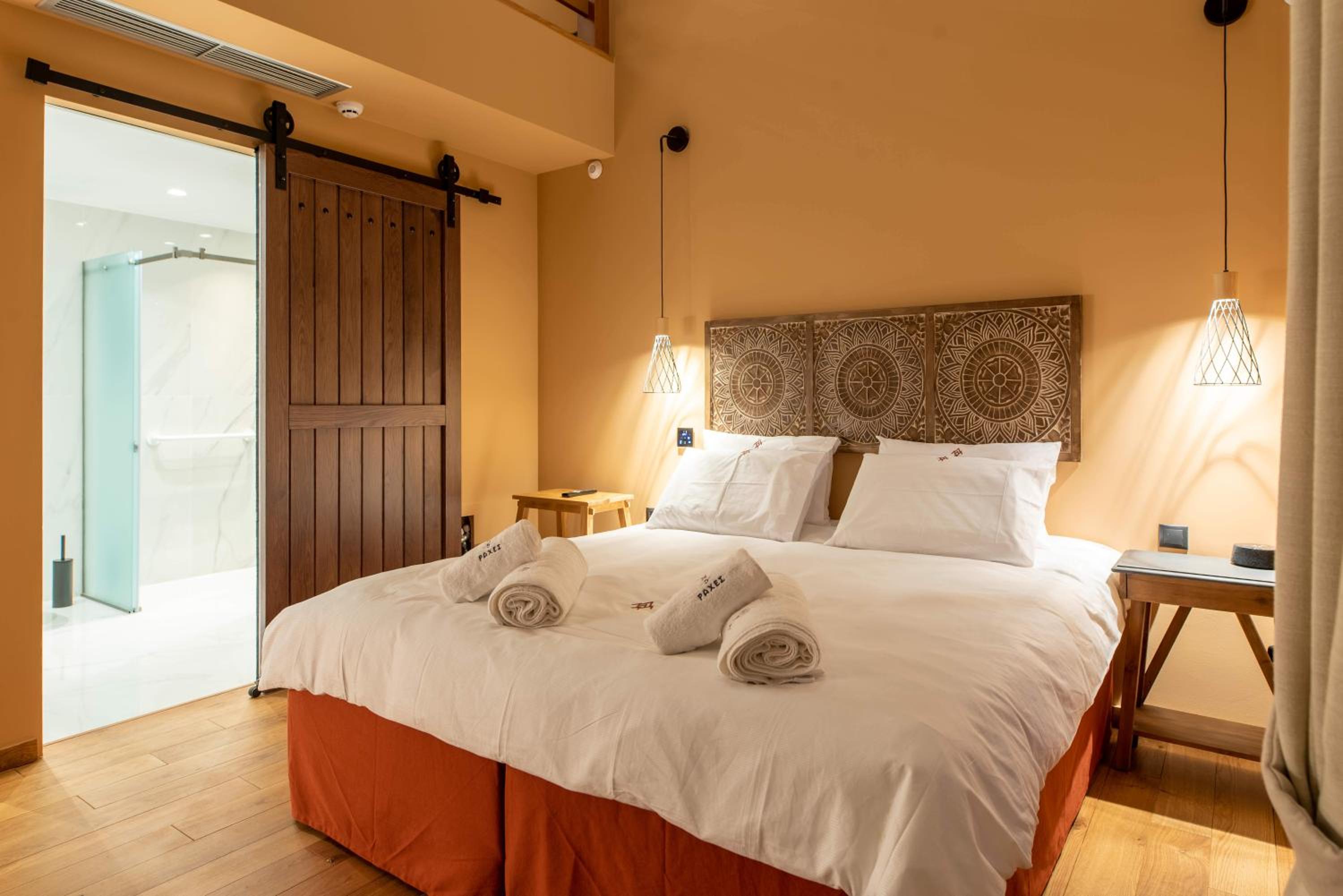 Signature Suite with Mountain View photo 2