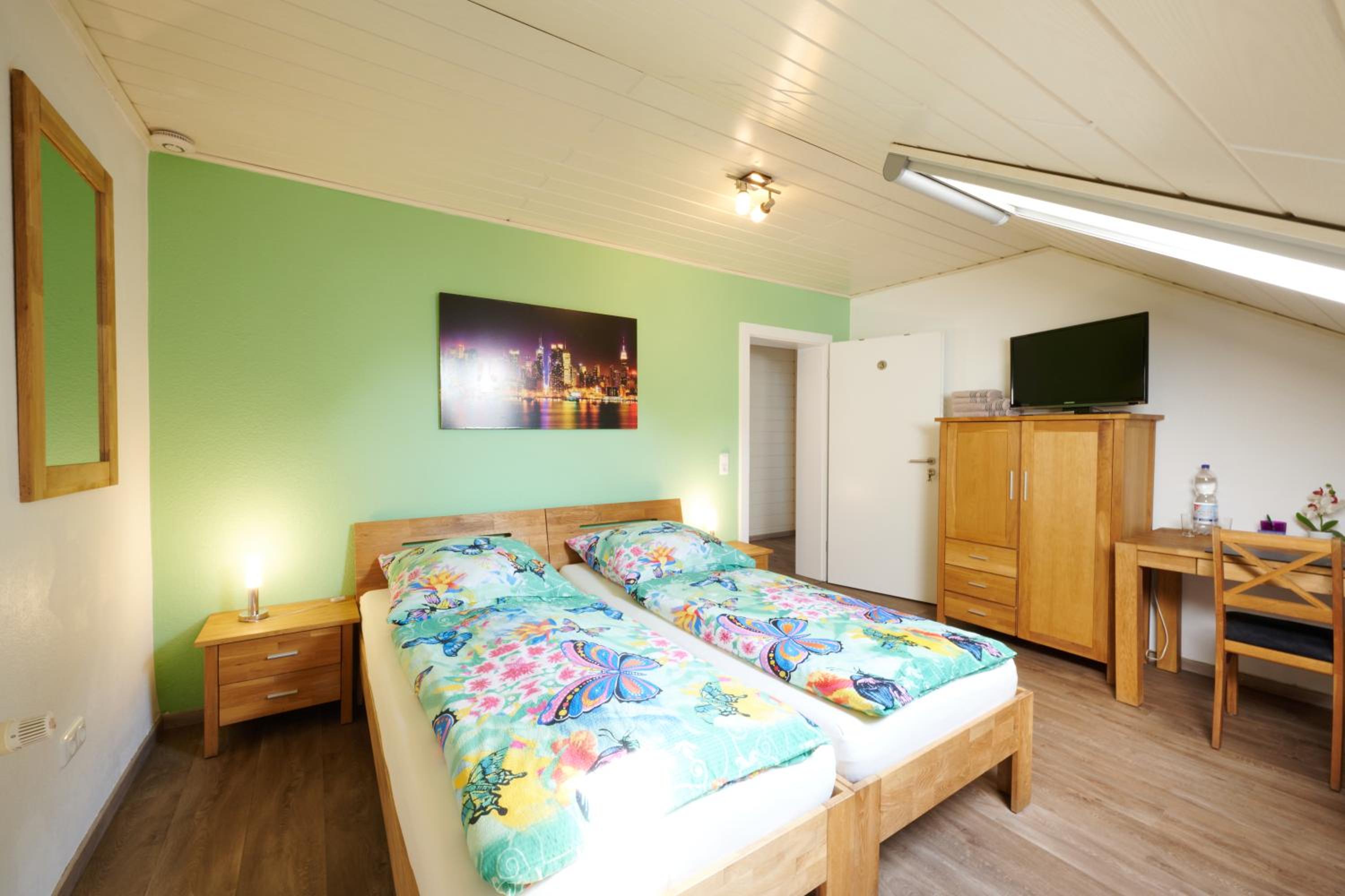 Double or Twin Room with Shared Bathroom photo 1