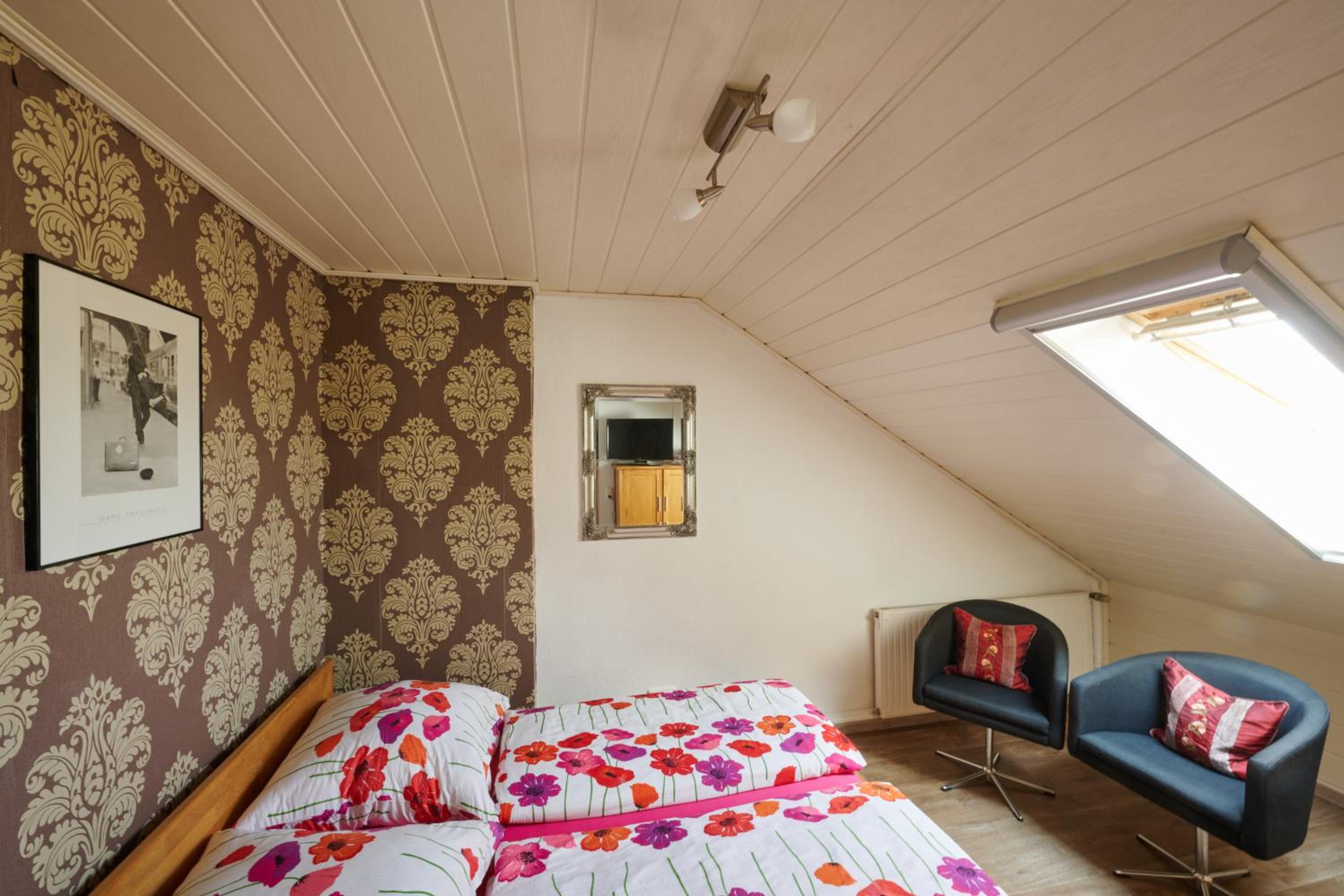Double Room with Shared Bathroom photo 2