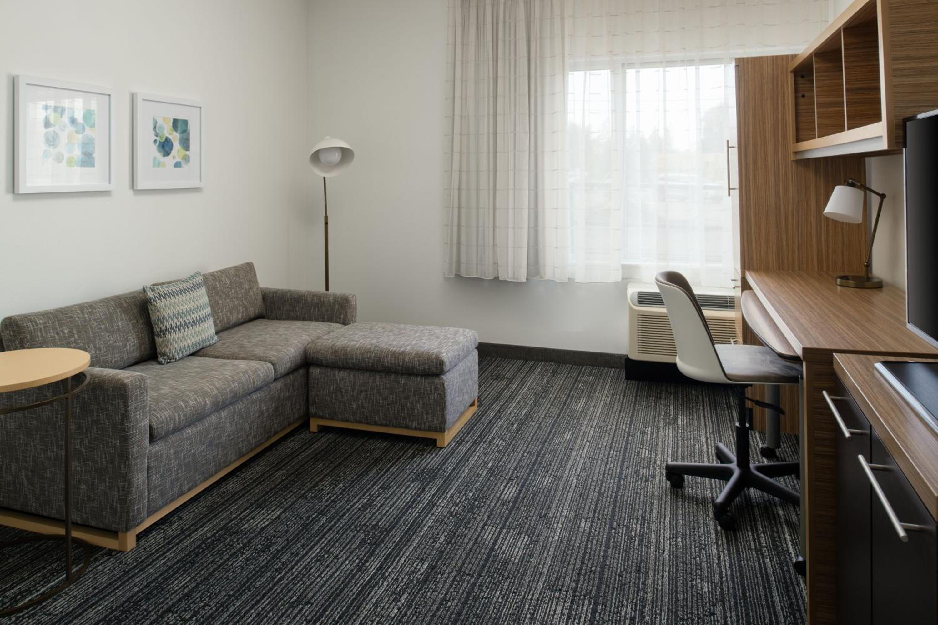 One-Bedroom Queen Suite with Sofa Bed and Adapted Tub - Mobility and Hearing Accessible photo 1