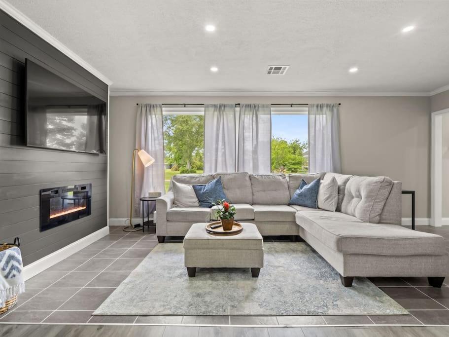 Family Room photo 1