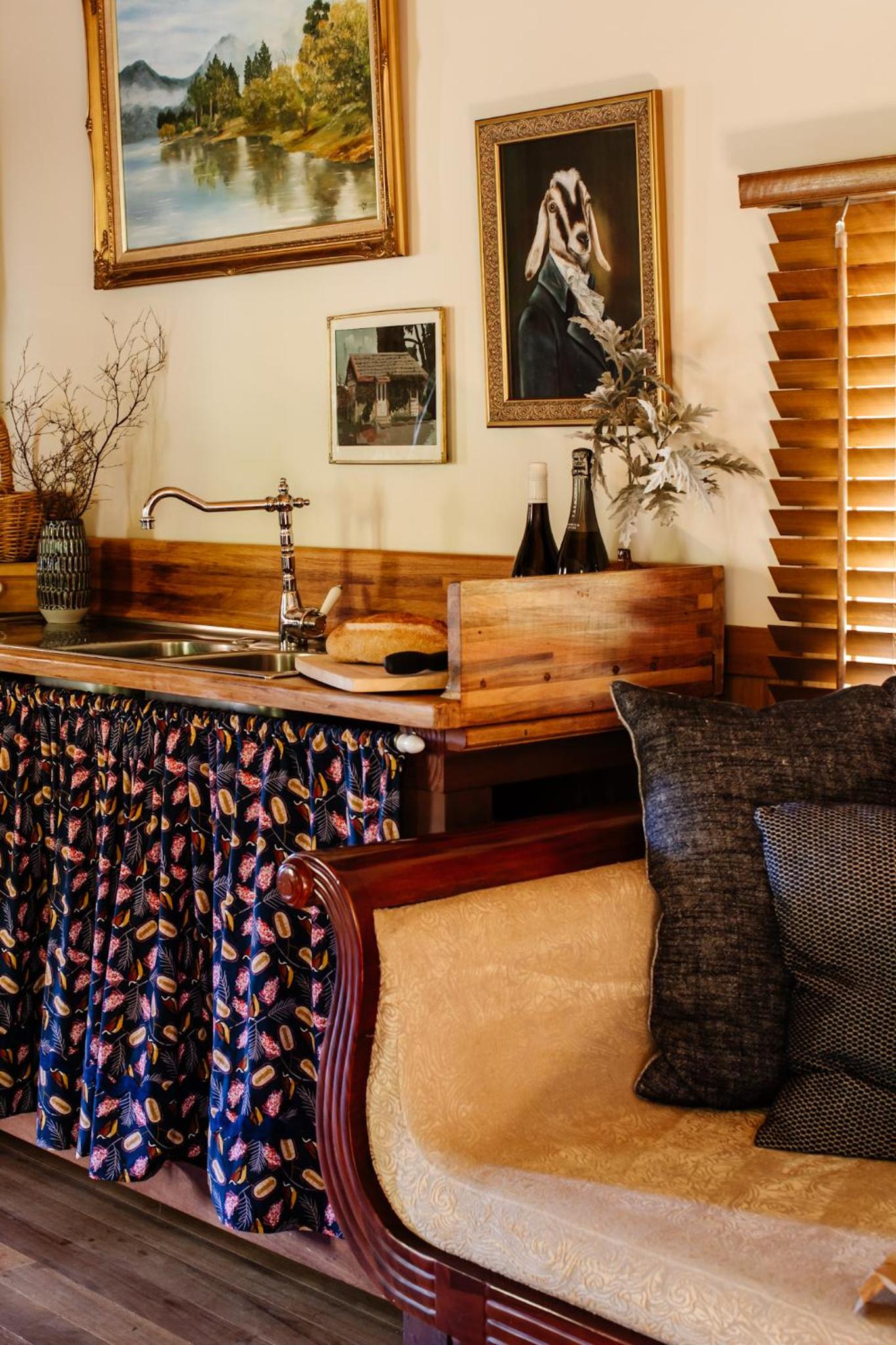 Deluxe Queen Room photo 2
