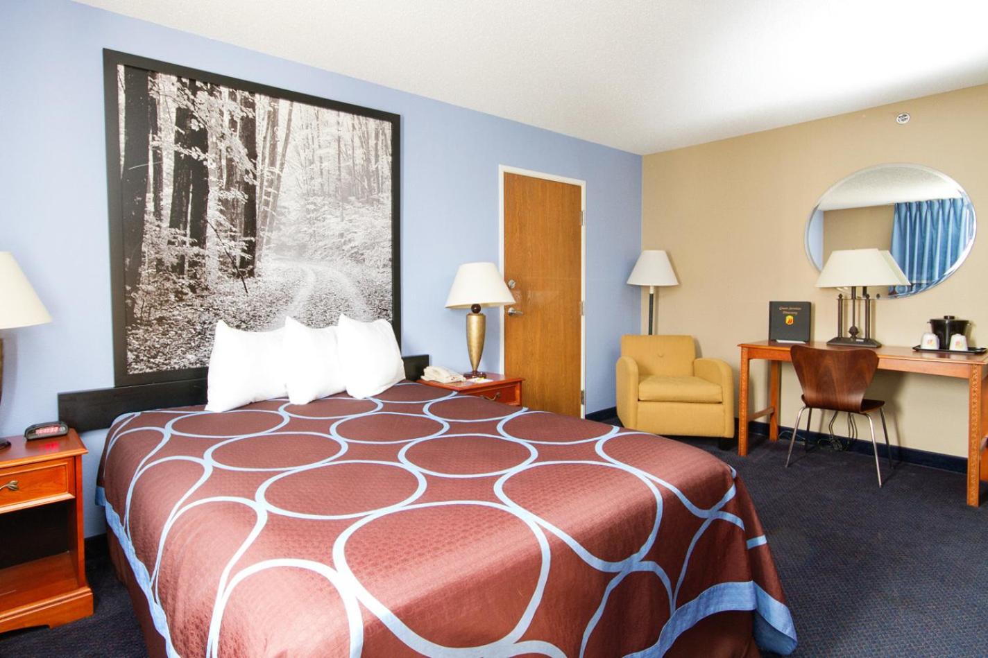 Queen Room - Non-Smoking - Photo 1
