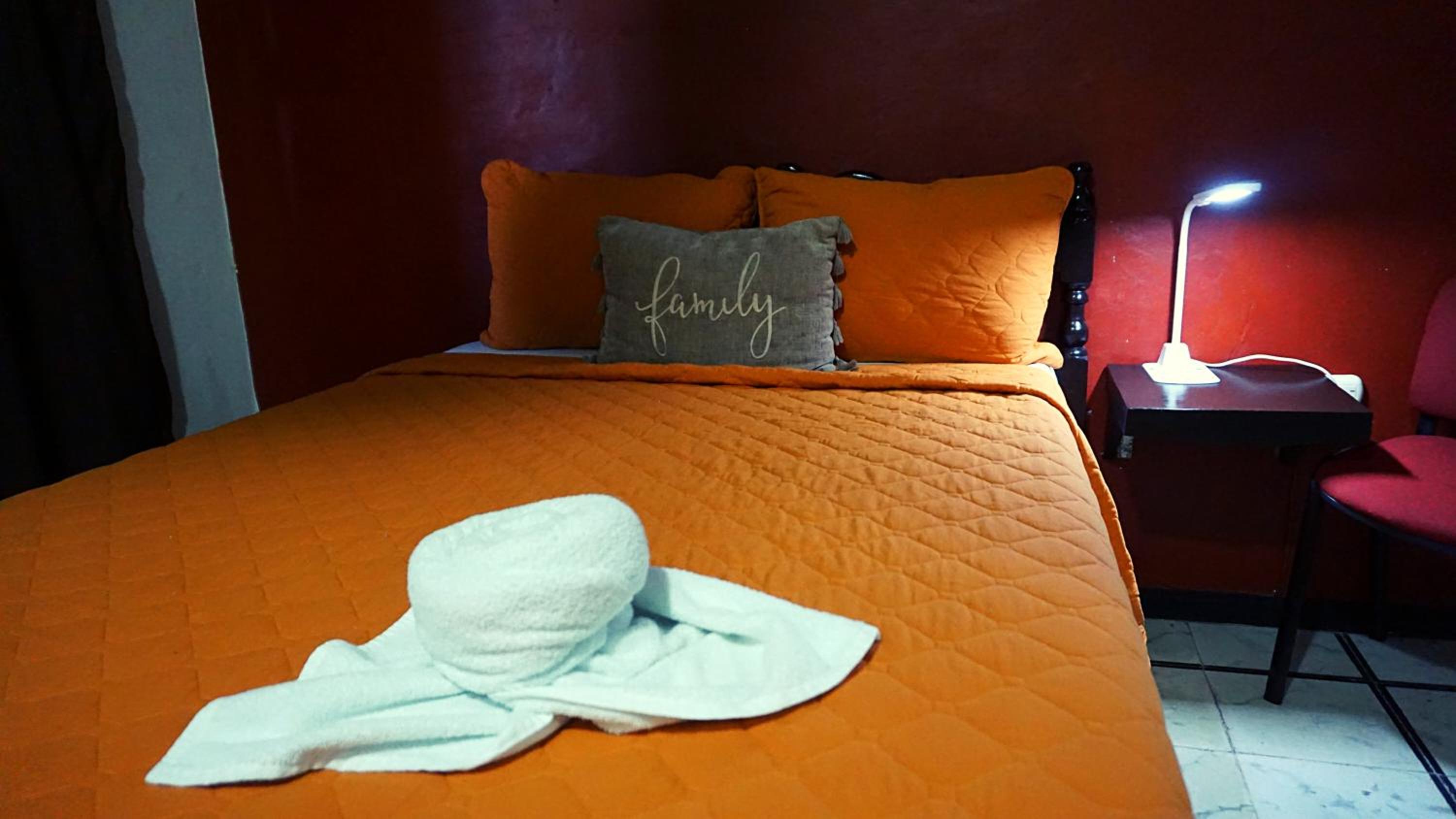 Standard Queen Room - Photo 3
