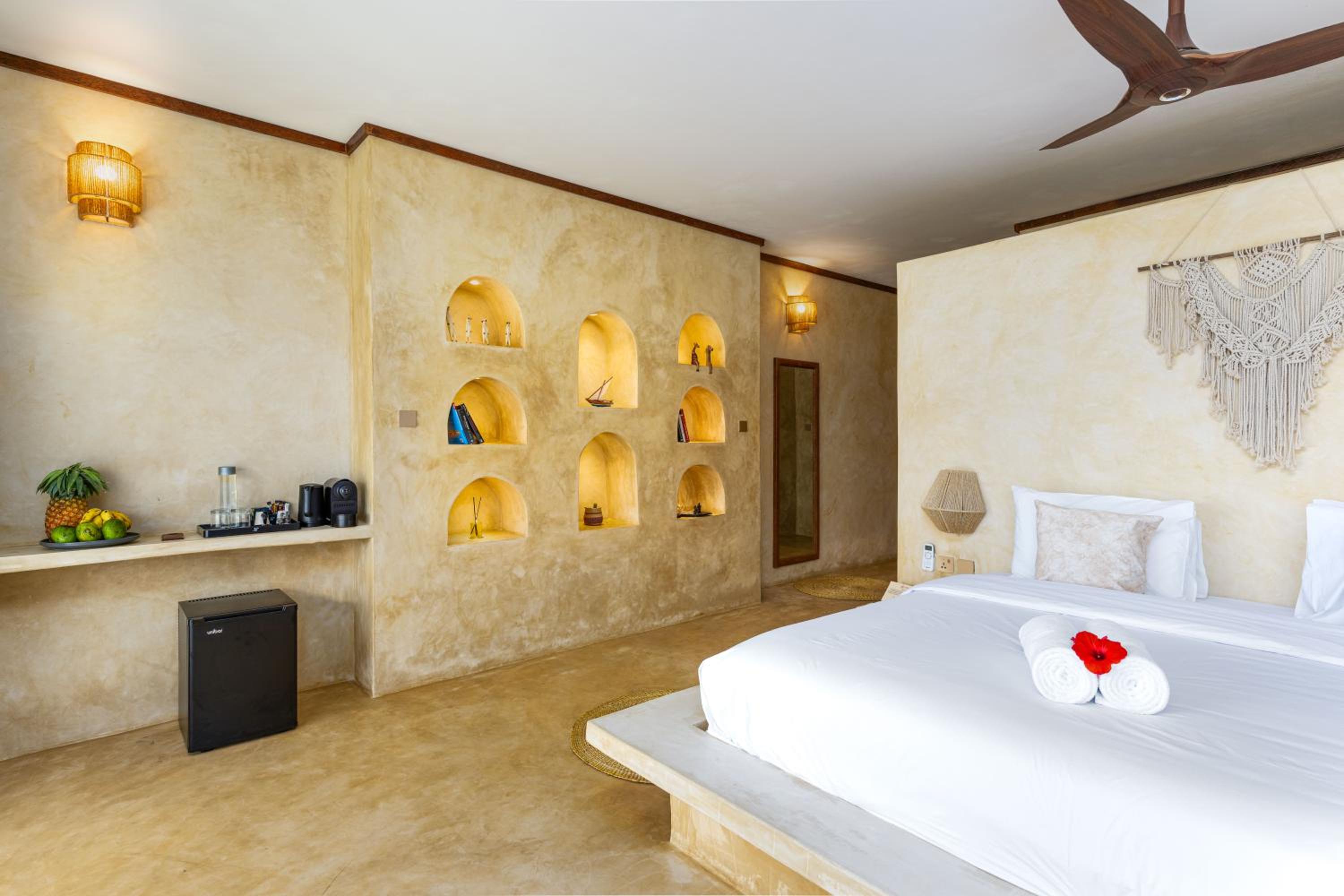 Villa with Private Pool - Photo 12