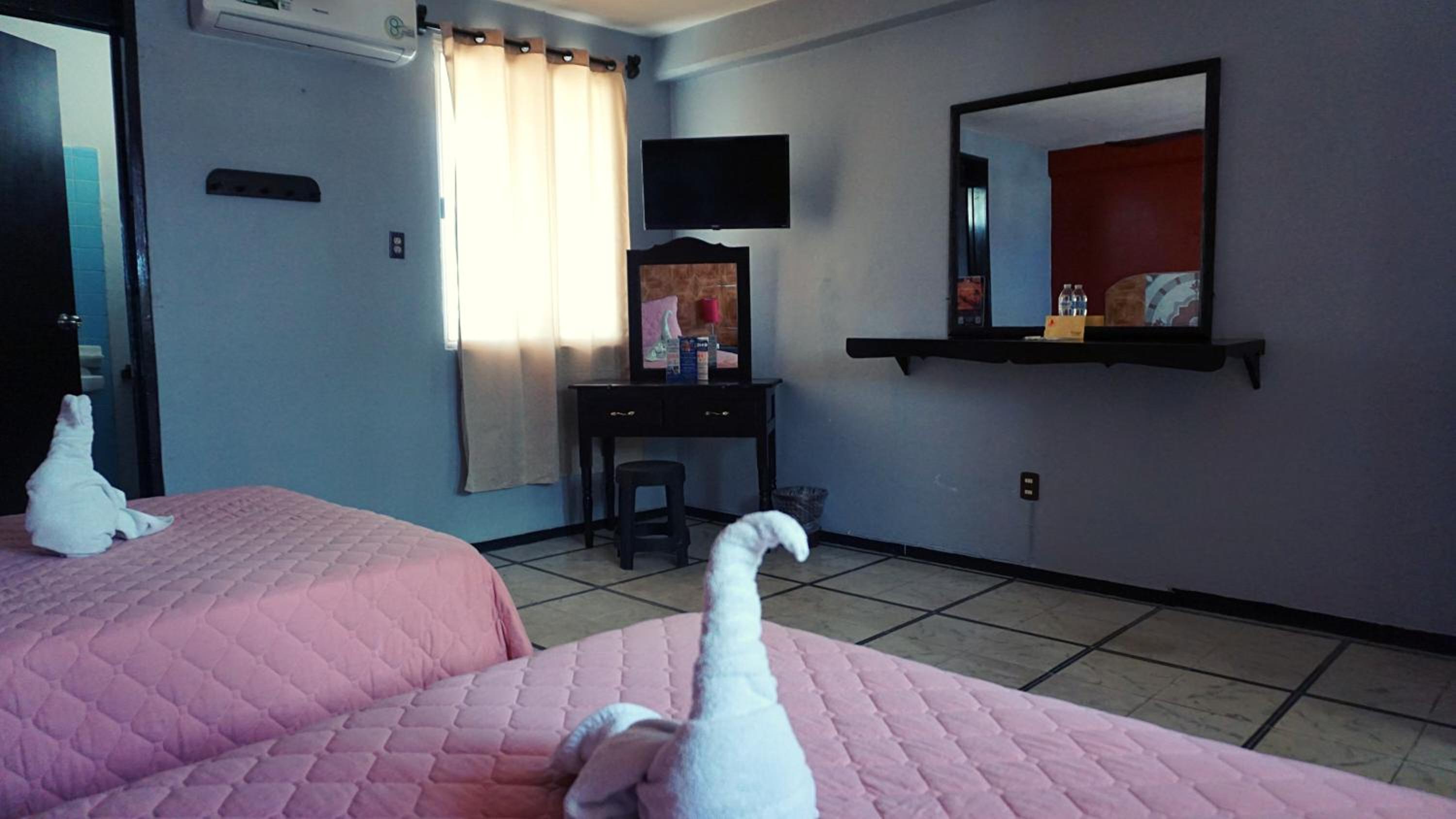 Standard Double Room - Photo 3