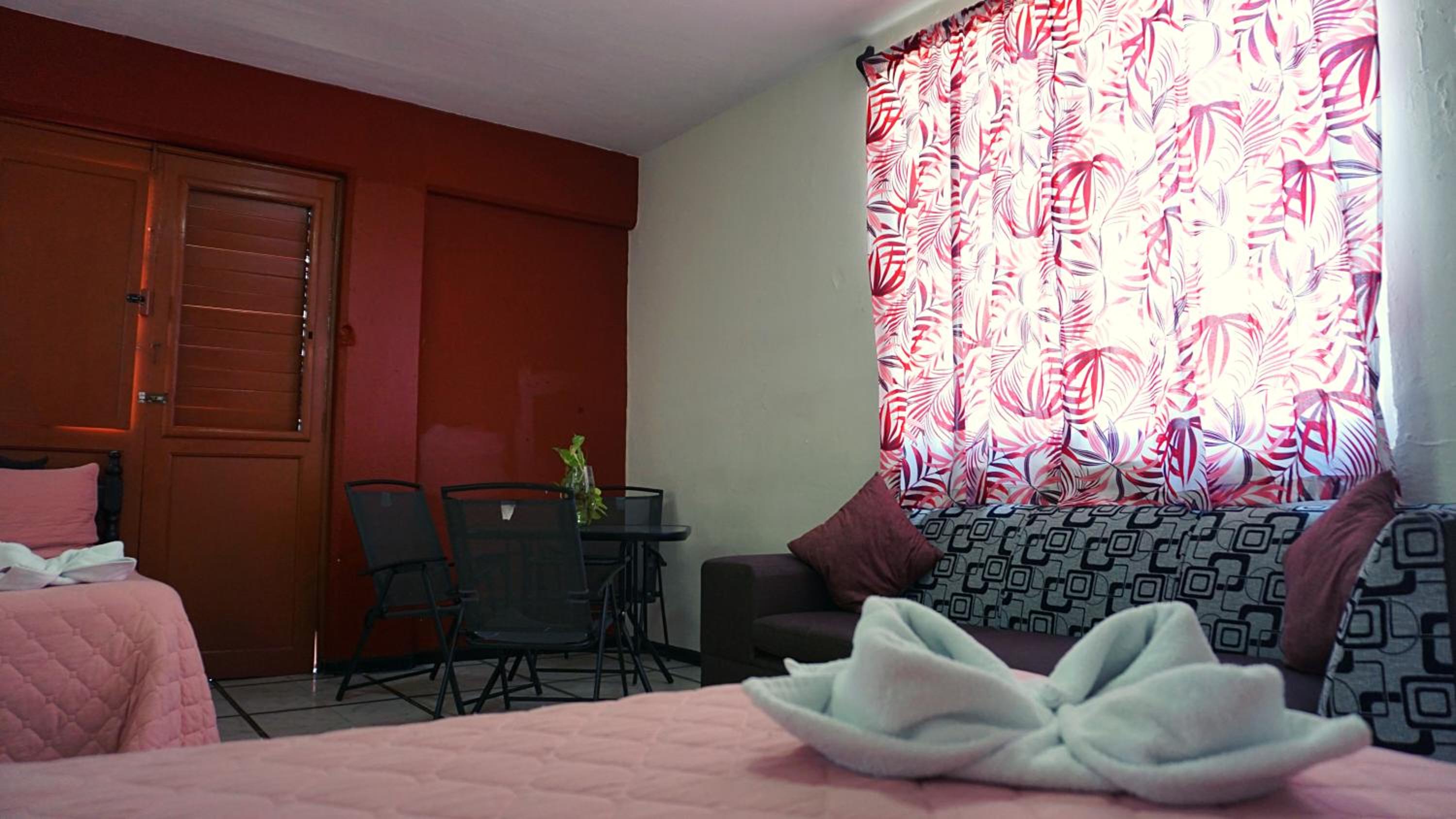 Quadruple Room with Balcony - Photo 5