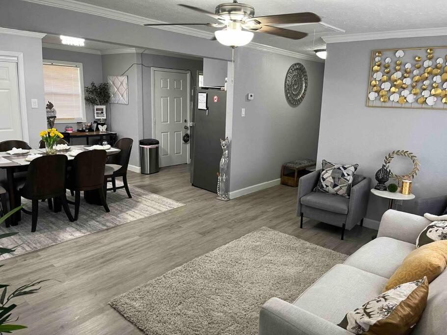 Three-Bedroom House photo 1