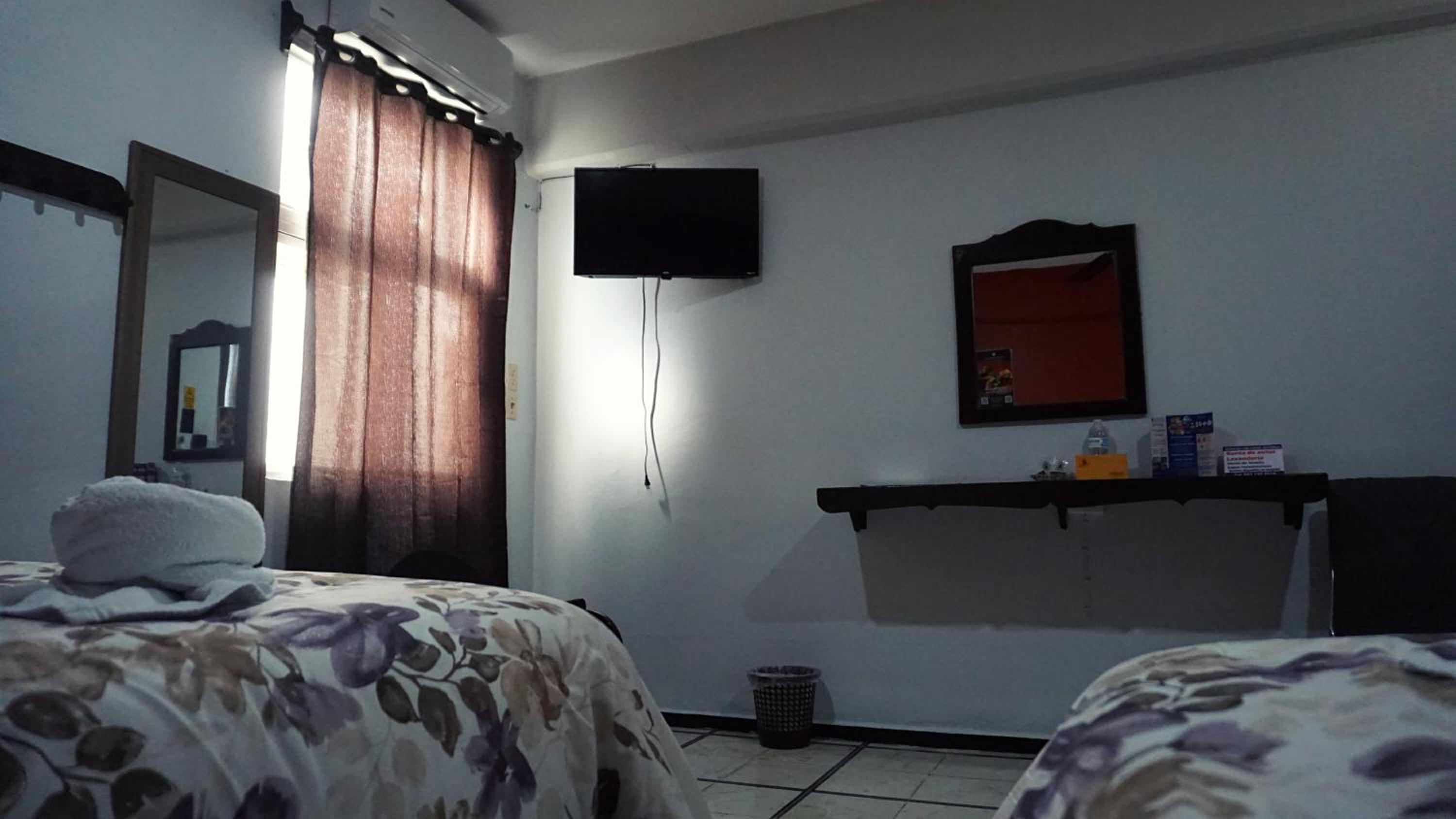 Deluxe Twin Room - Photo 3