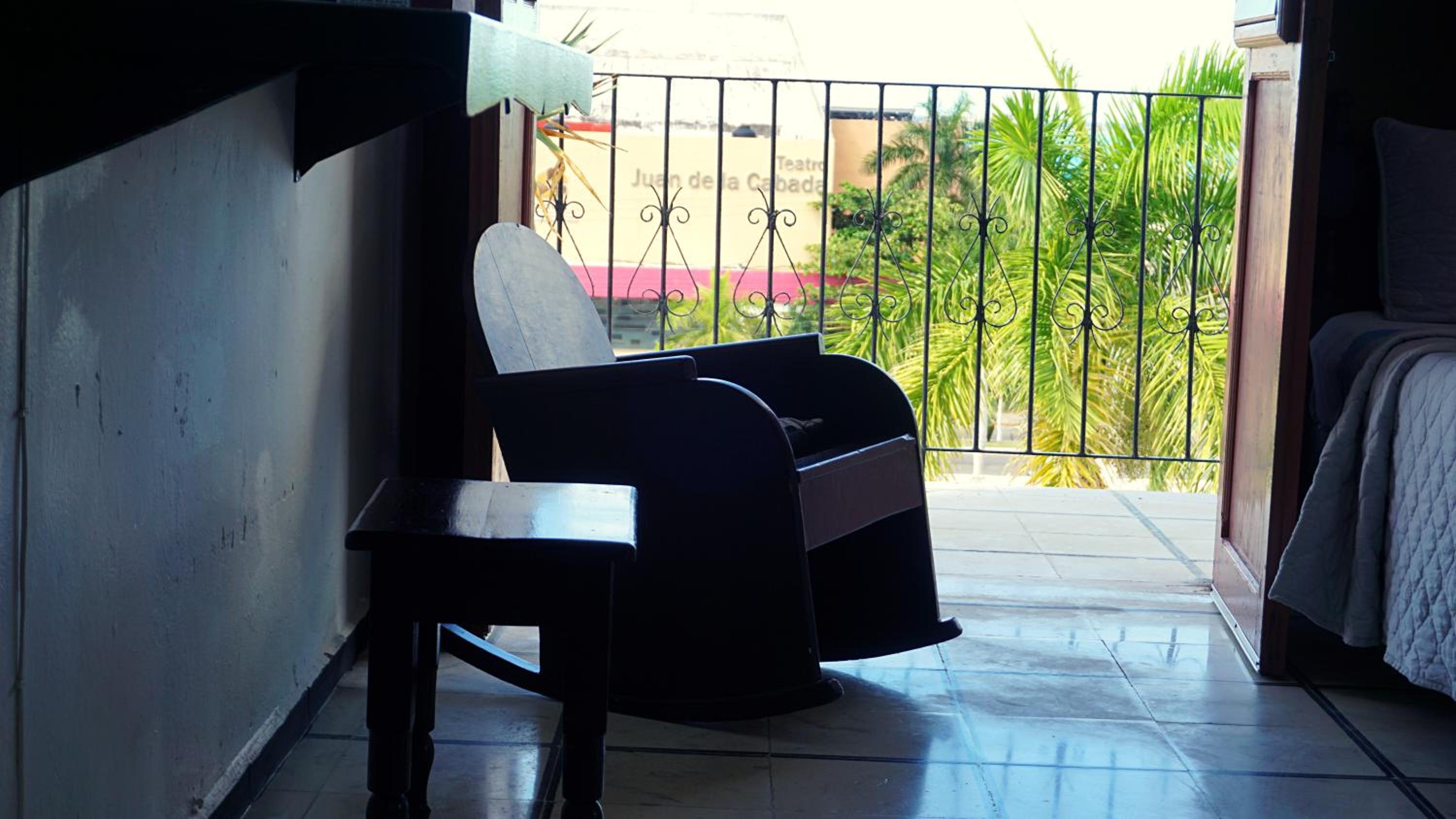 Family Room with Balcony - Photo 3