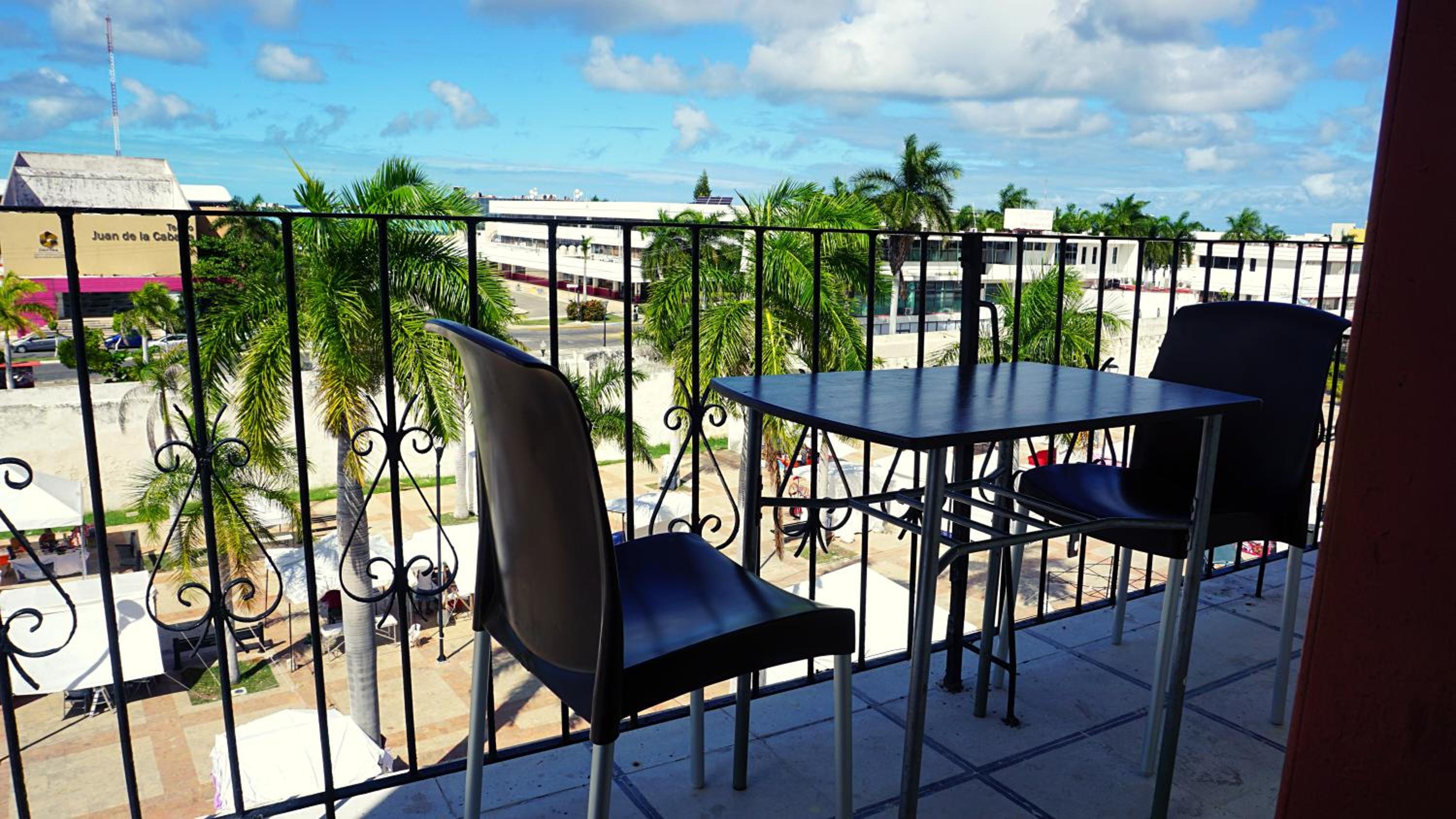 Family Room with Balcony - Photo 4