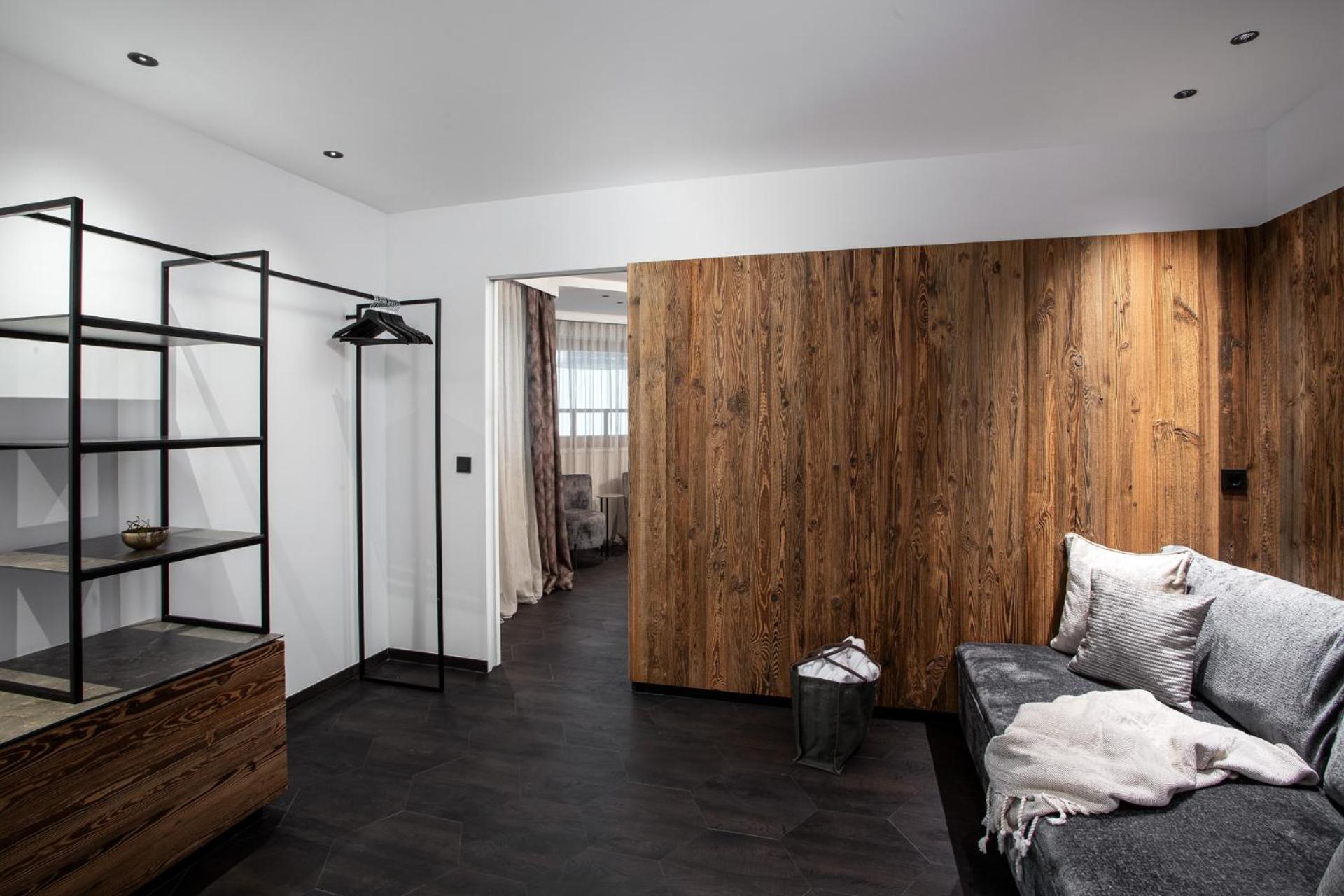 Family Room with Balcony - Photo 5