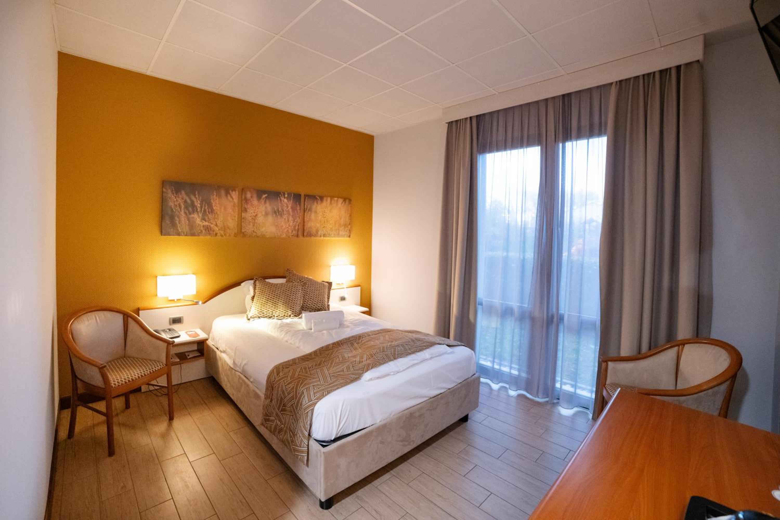Double Room - Photo 1