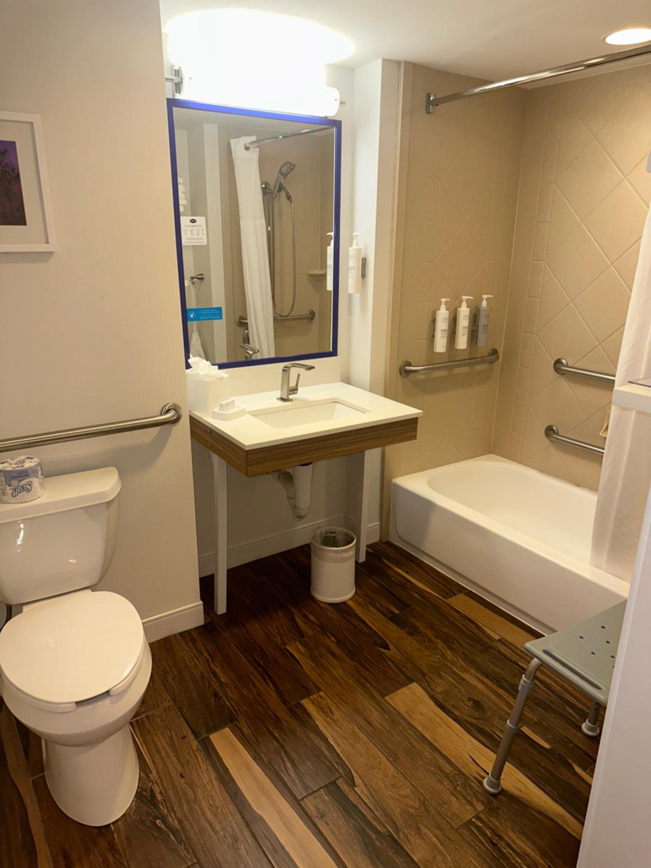 Queen Room with Two Queen Beds - Mobility Accessible - Photo 2