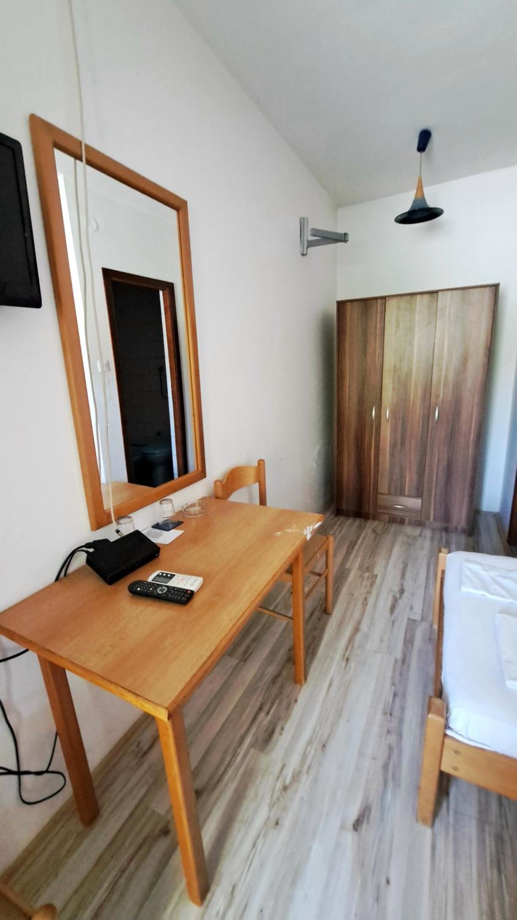Twin Room with Bathroom photo 2