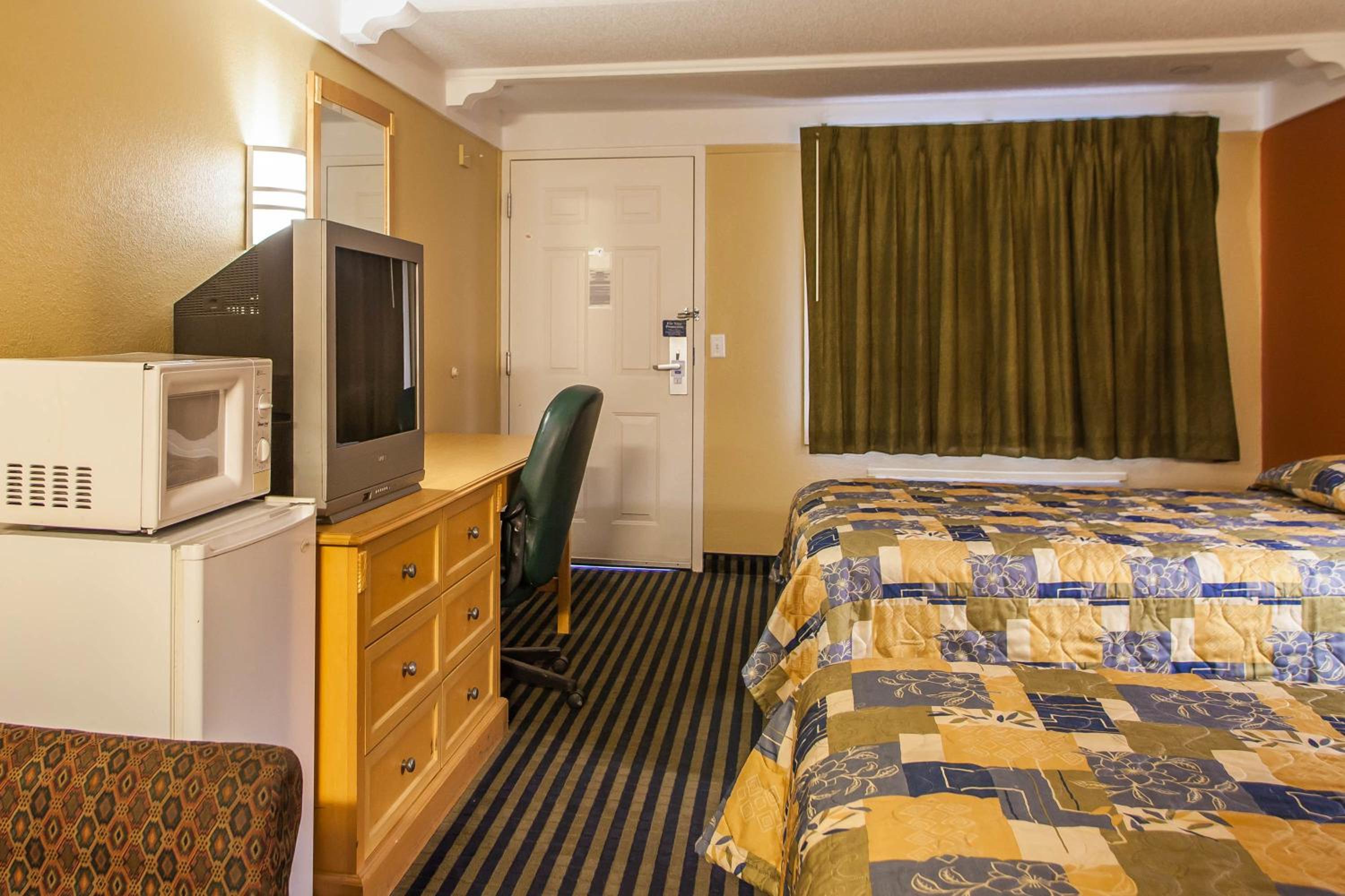 Double Room - Photo 4