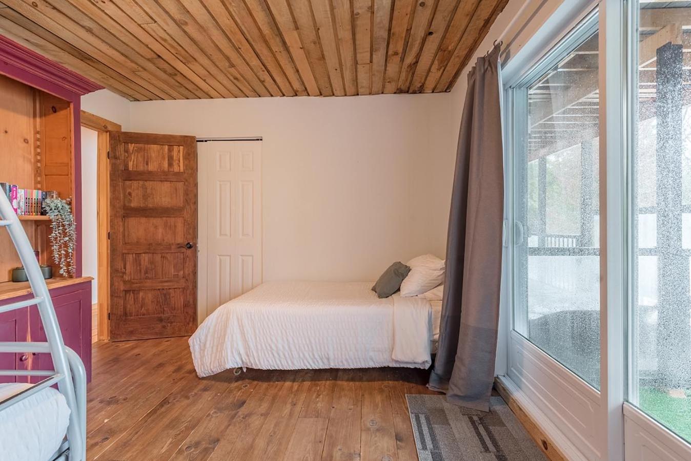 Three-Bedroom Chalet photo 3