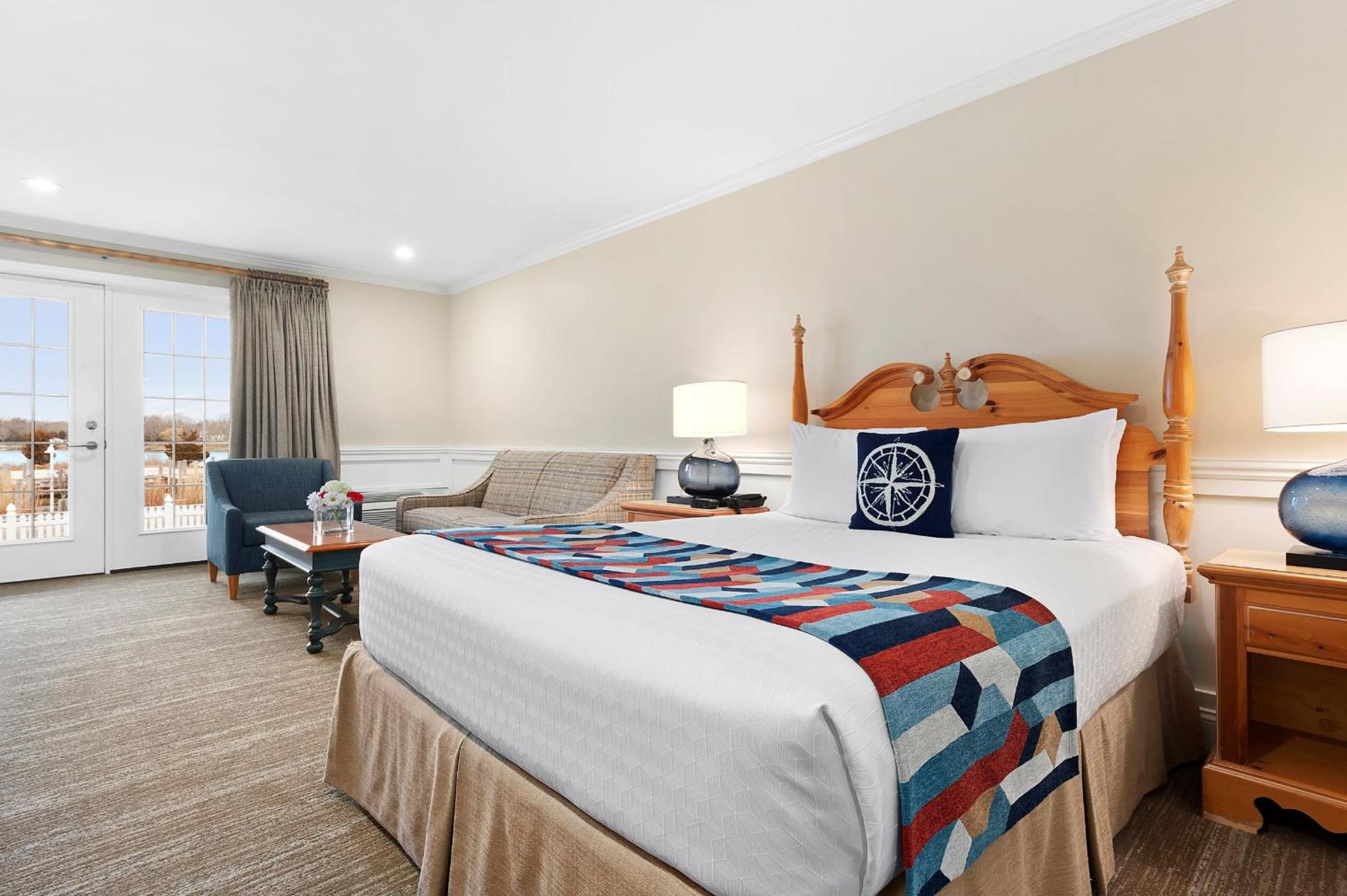 1st floor Harbor Queen Bed photo 1