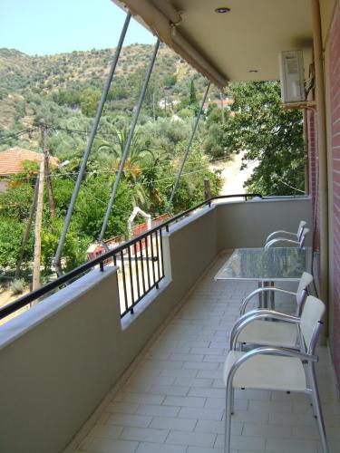 Apartment with Sea and Mountain View (4 Adults) - Photo 12
