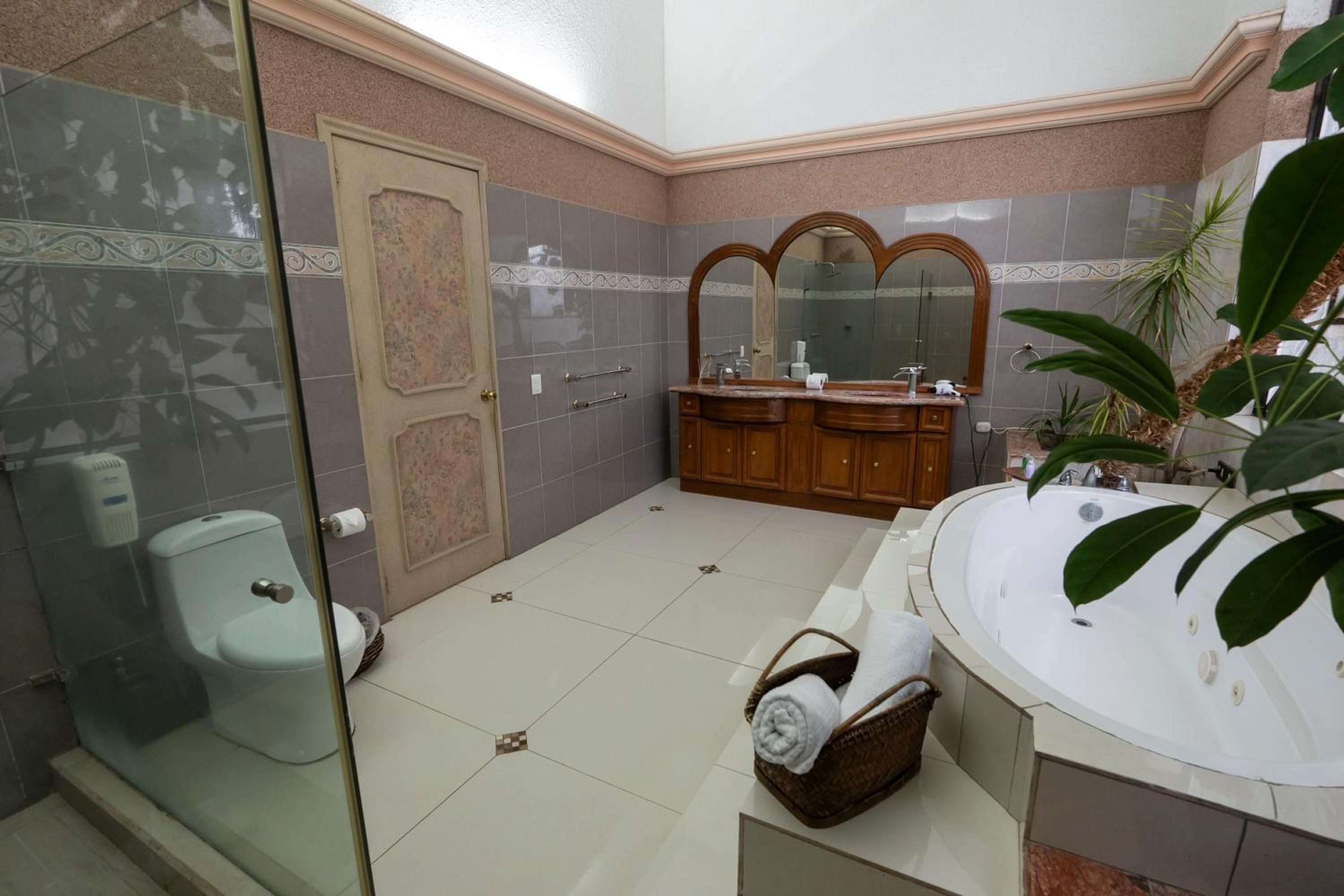 Deluxe Queen Room photo 2