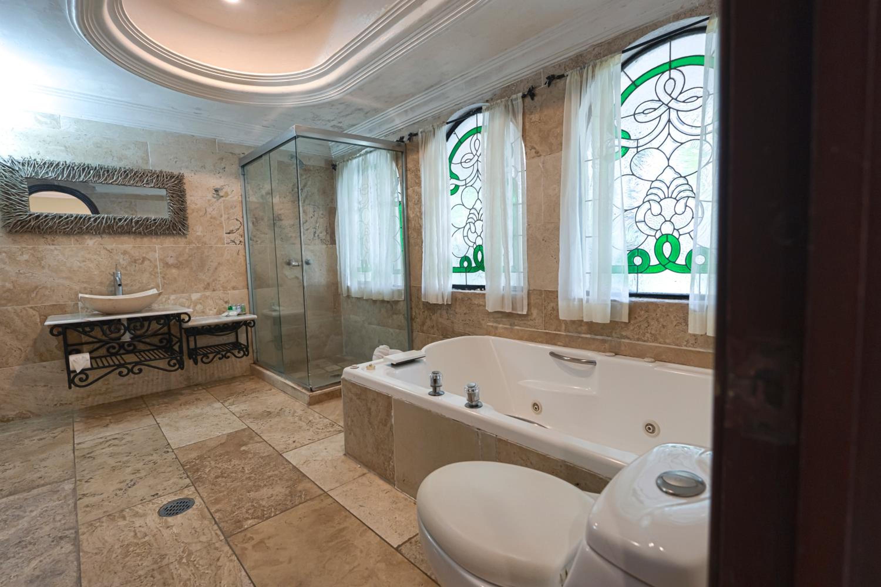 Deluxe King Room photo 2