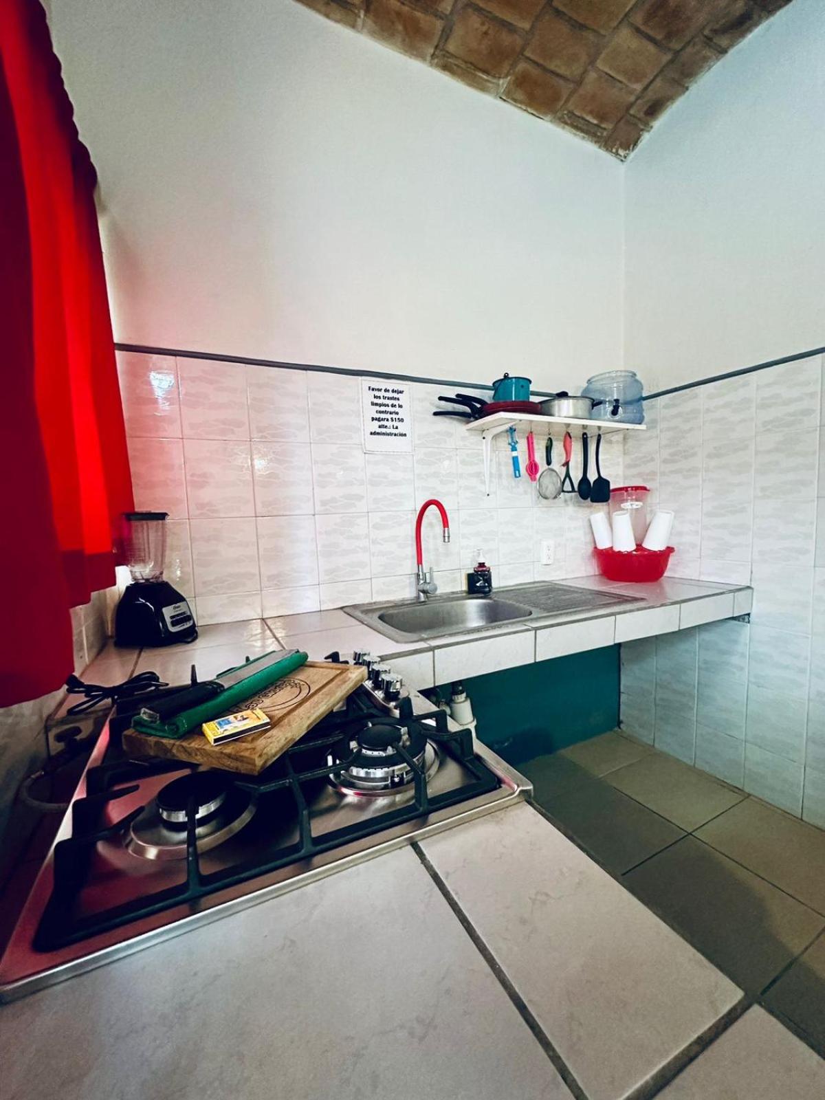 Standard Twin Room - Photo 5