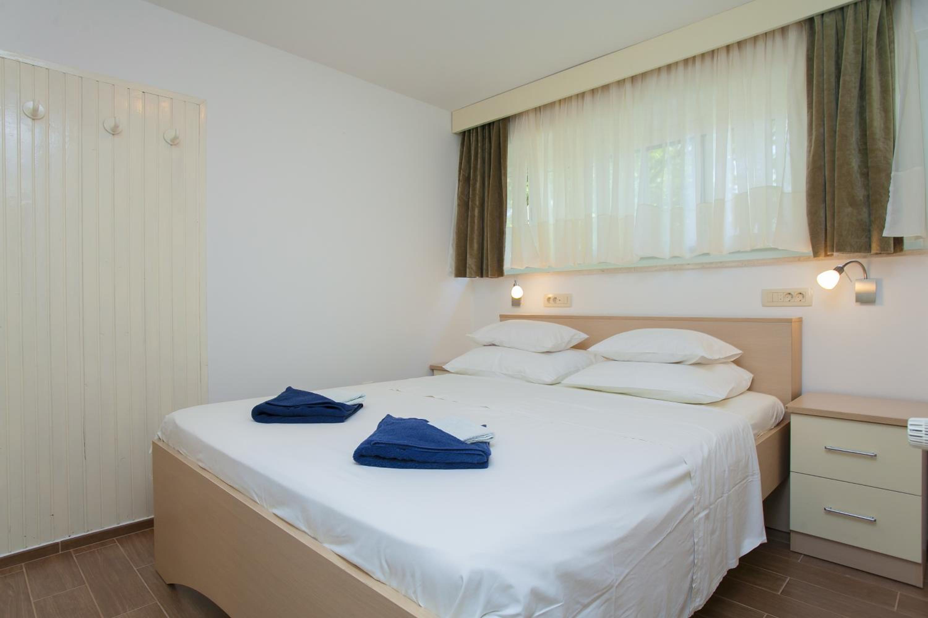 One-Bedroom Apartment (2 Adults)