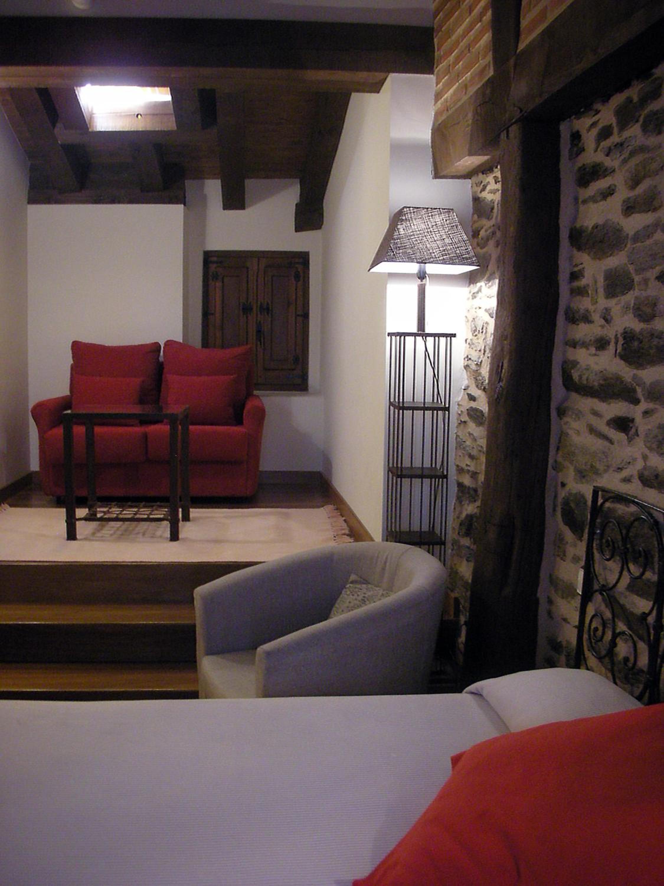 Double or Twin Room - Photo 7