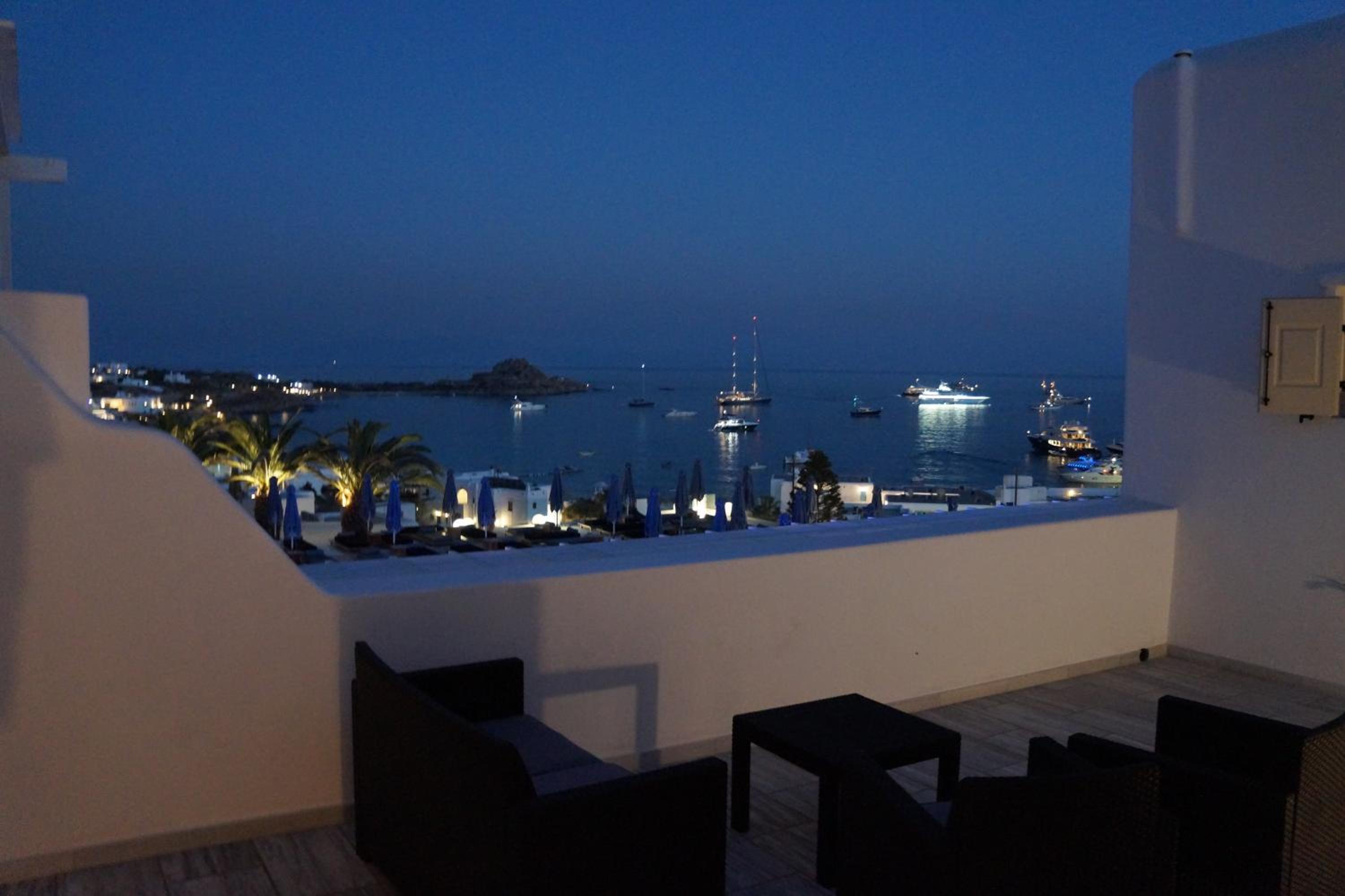 Deluxe Family Room with Sea View - Photo 5