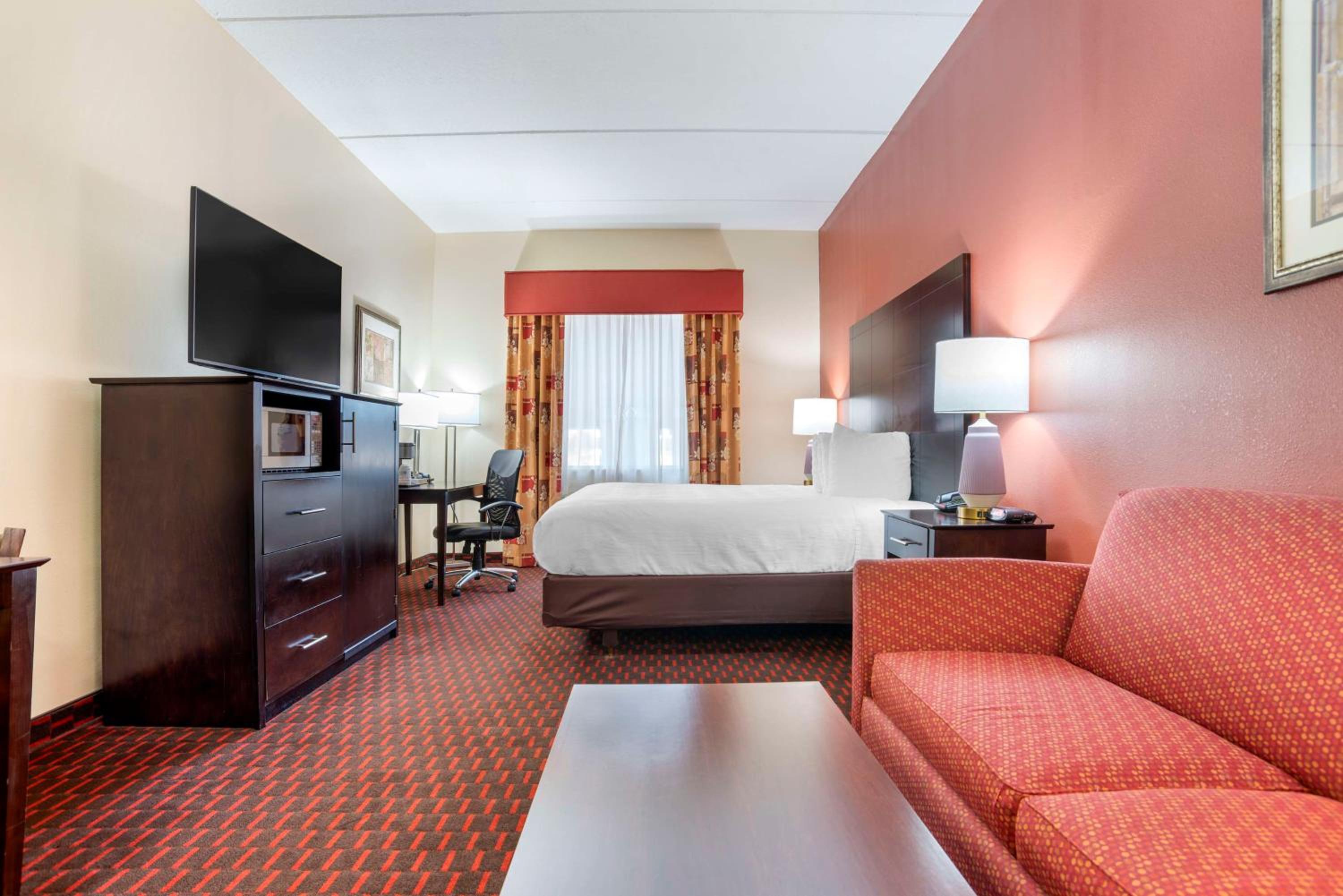 King Room - Non-Smoking - Photo 4