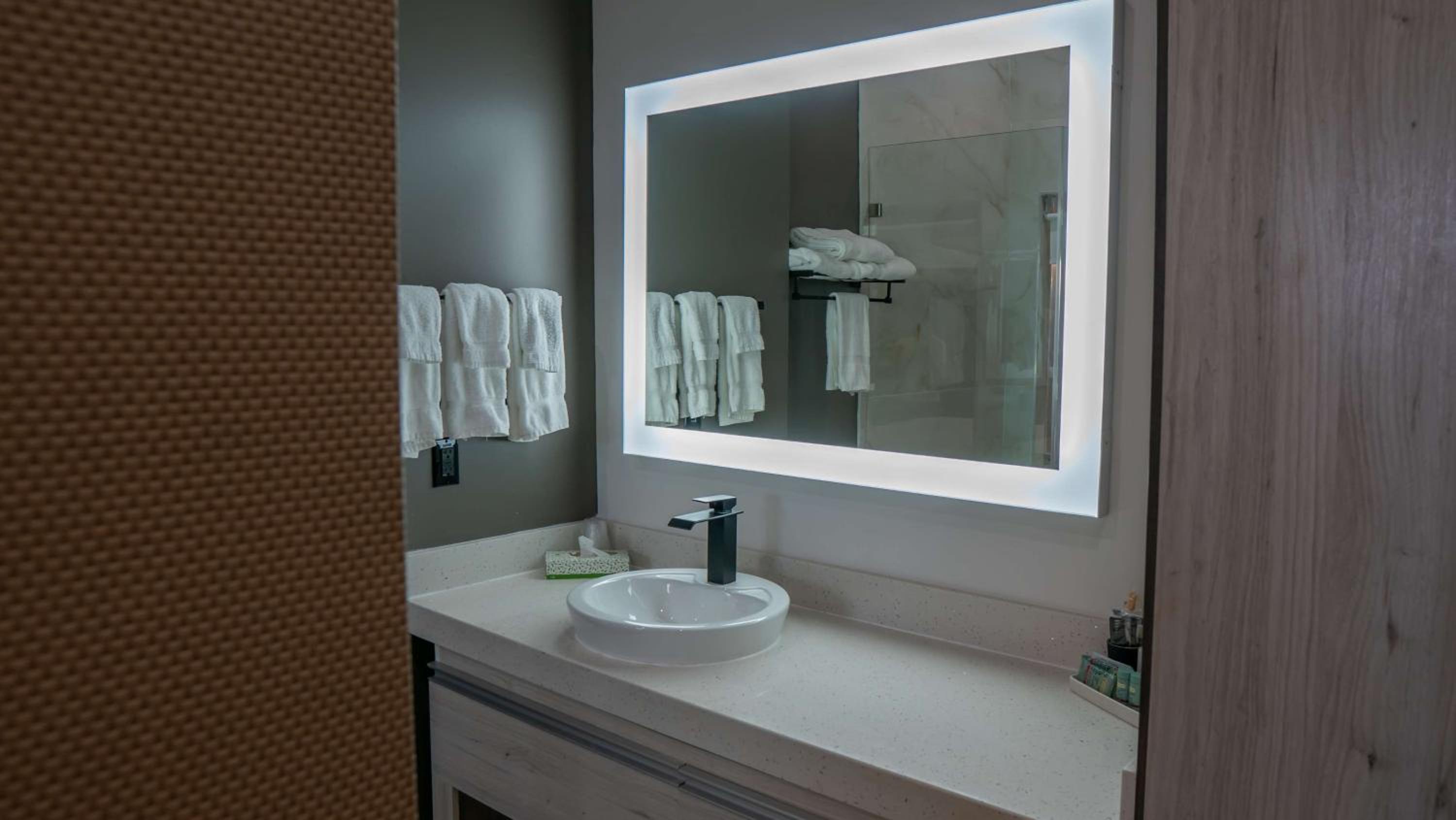 Comfeeni Inn and Suites, Bild 3