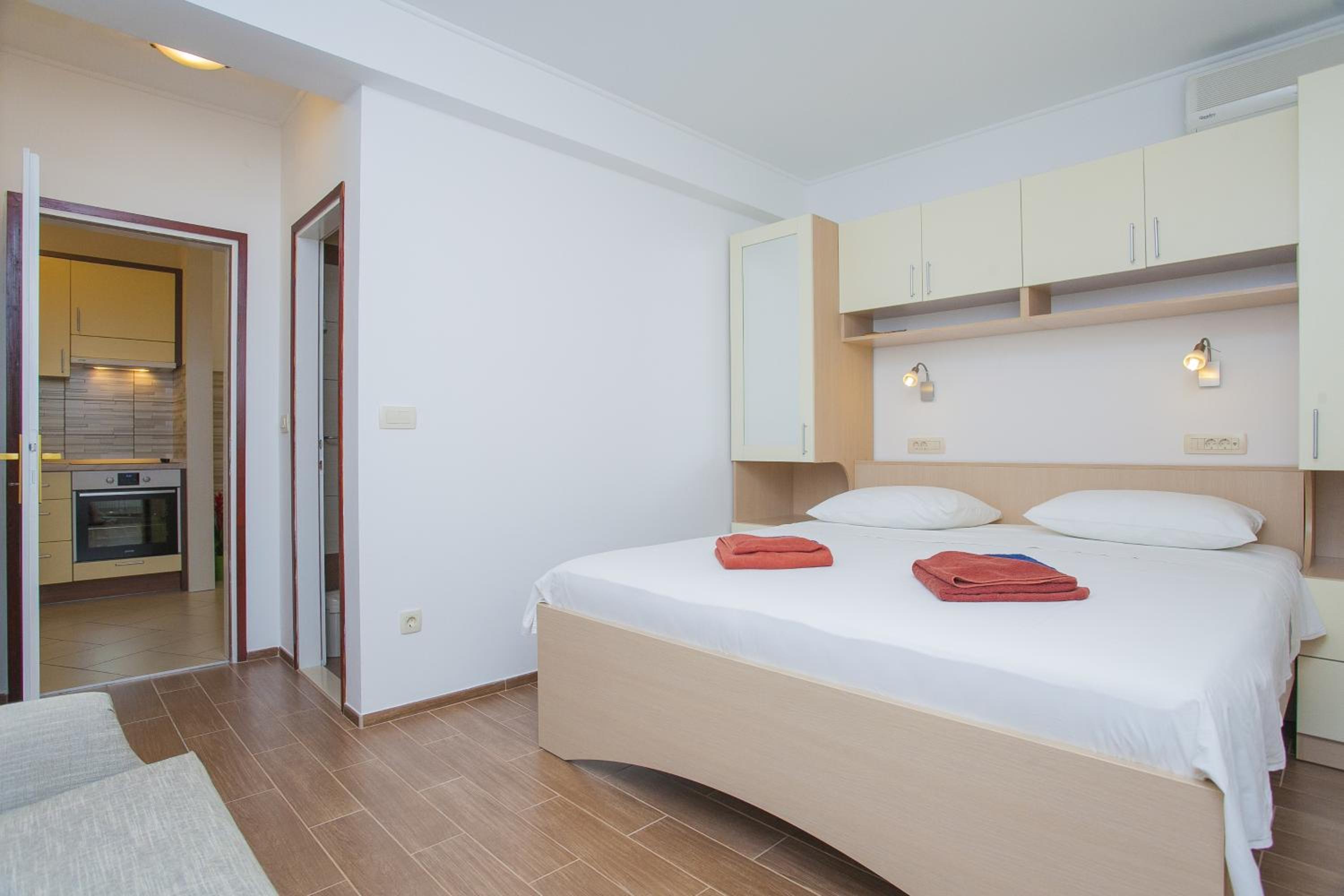 One-Bedroom Apartment (3 Adults)