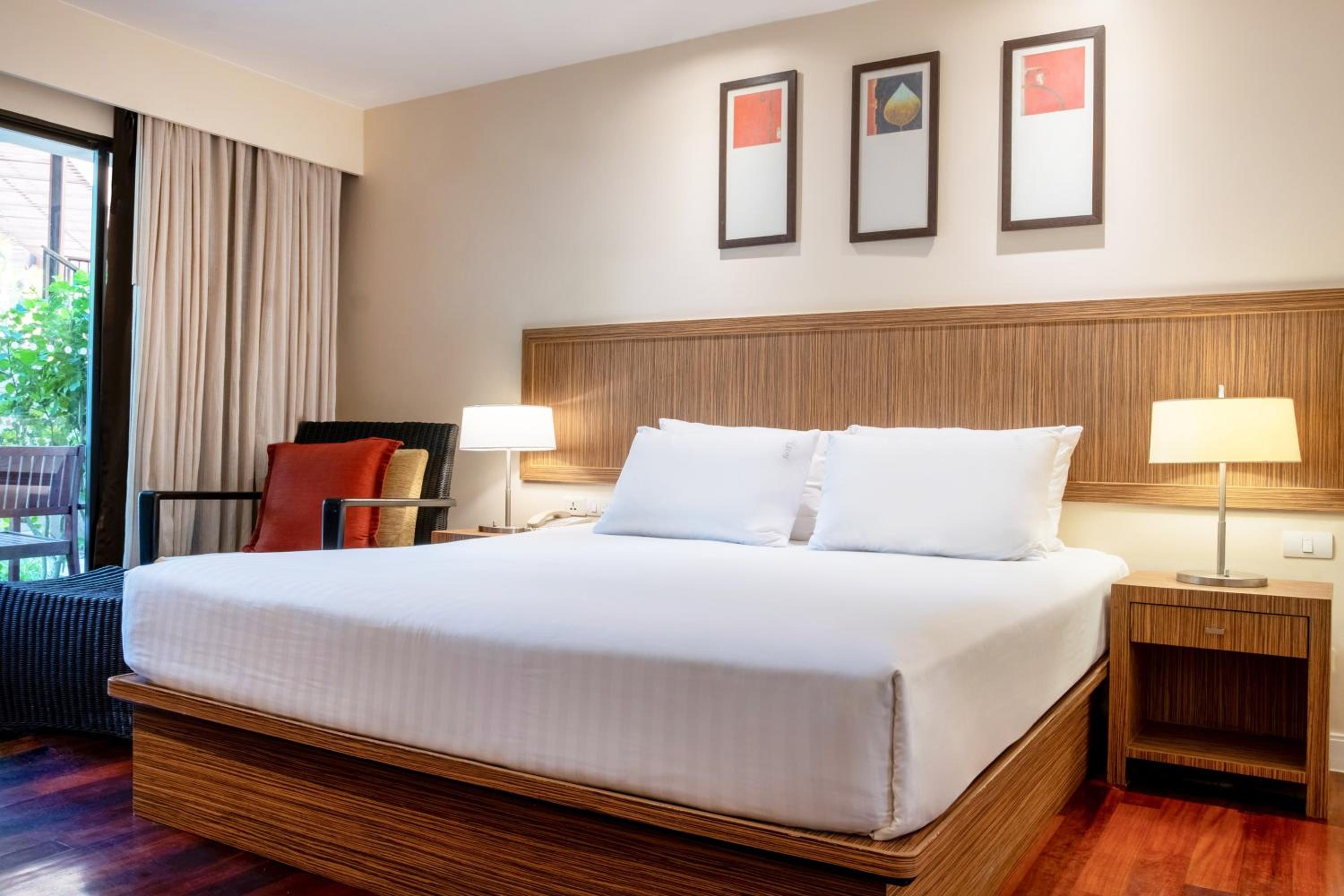 Standard King Room photo 3